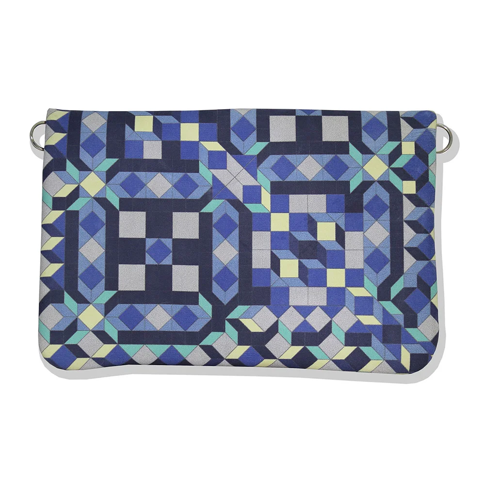 clutch_bleu_collab_coralie_prevert_nasongo_derriere_1000x1000.jpg