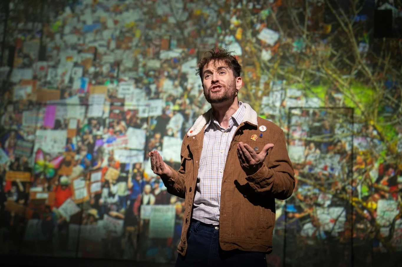 🚧 This musical was the first one I ever worked on as a student at GSA (a very long time ago!) so it was really fun to get to come back to my old Uni and revisit it as a professional designer - with a level of video technology that quite frankly didn