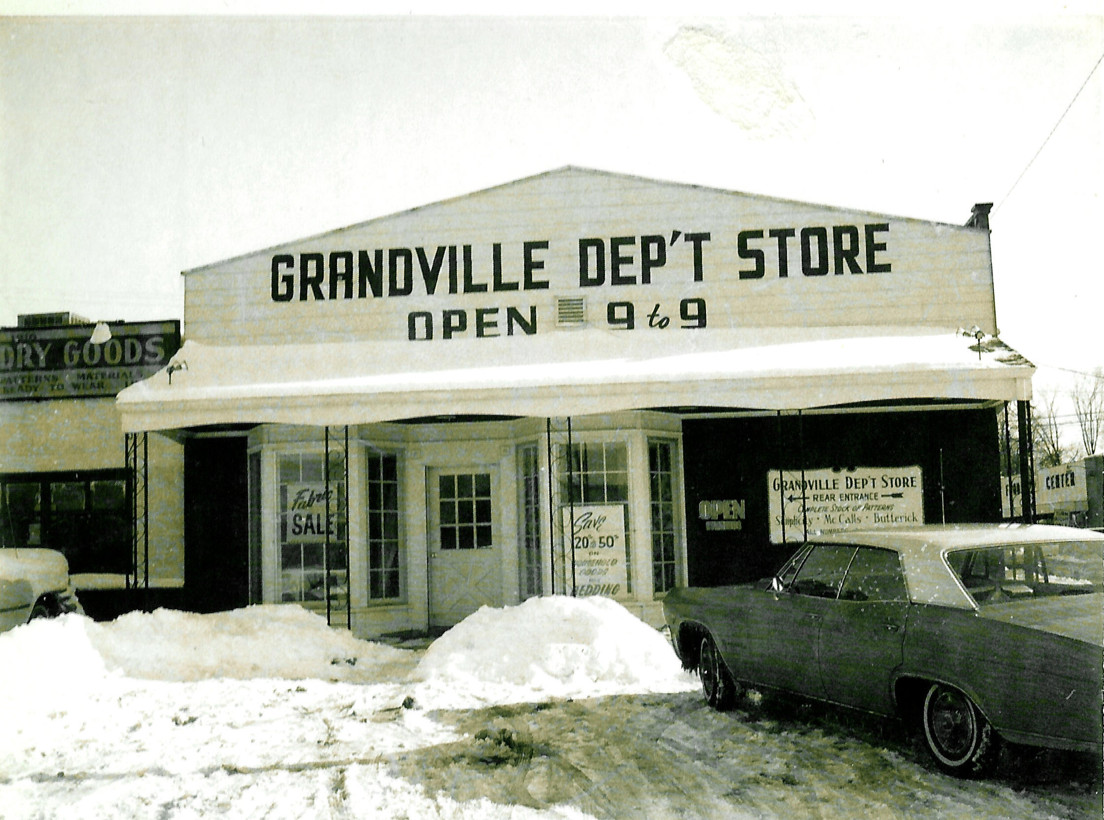 Grandville Dept 01.jpg