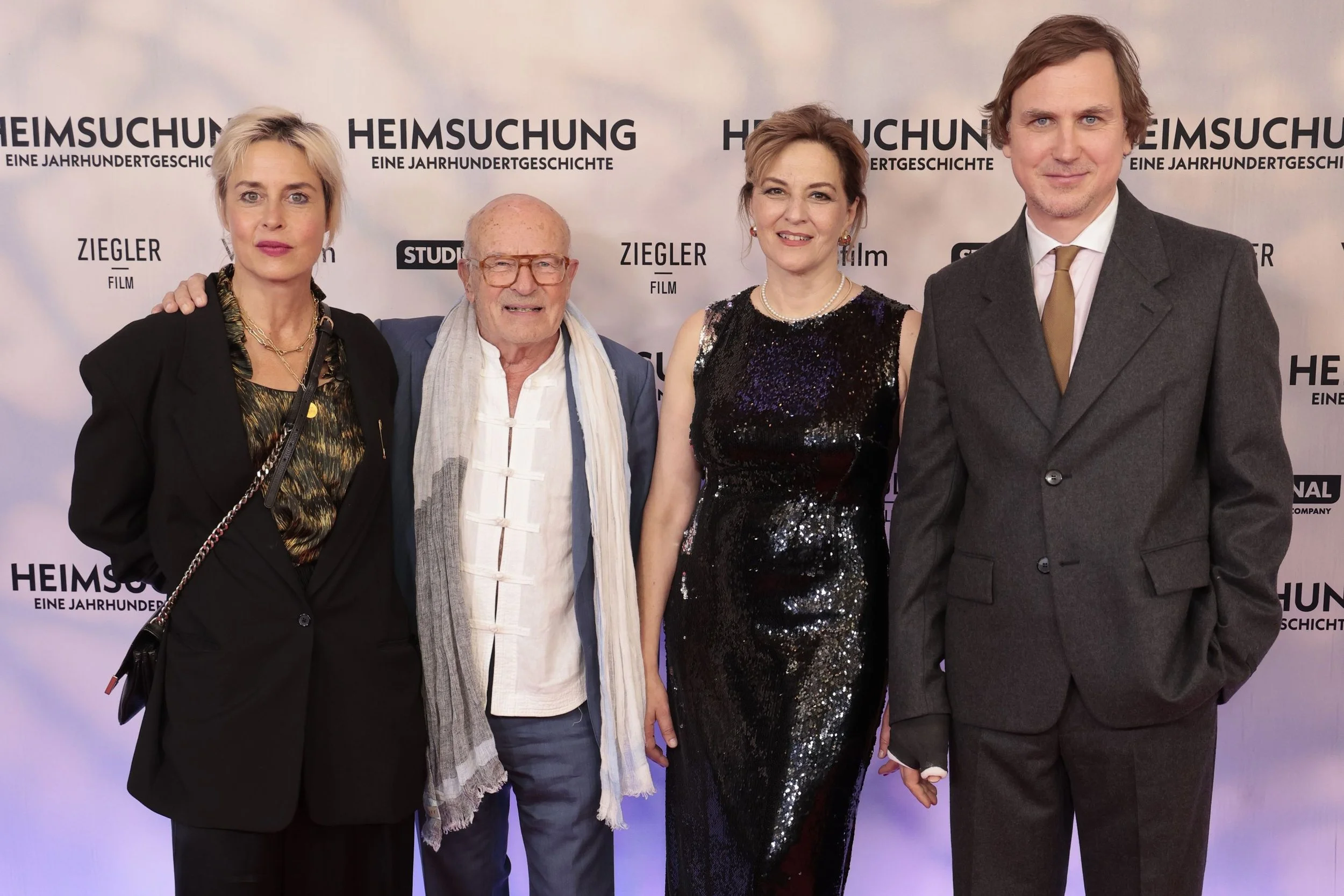 Deutschlandpremiere HEIMSUCHUNG - EINE JAHRHUNDERTGESCHICHTE im Kino International