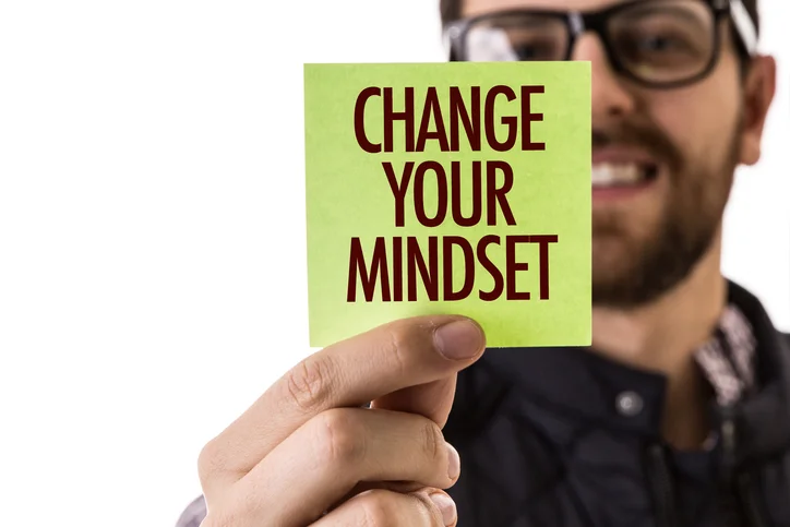 Minimizing cognitive bias via mindfulness