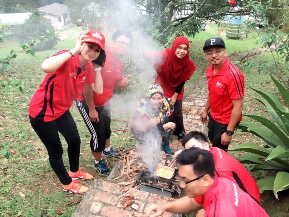Teambuilding / Explorace in place! So much laughter was heard during the process!! :D