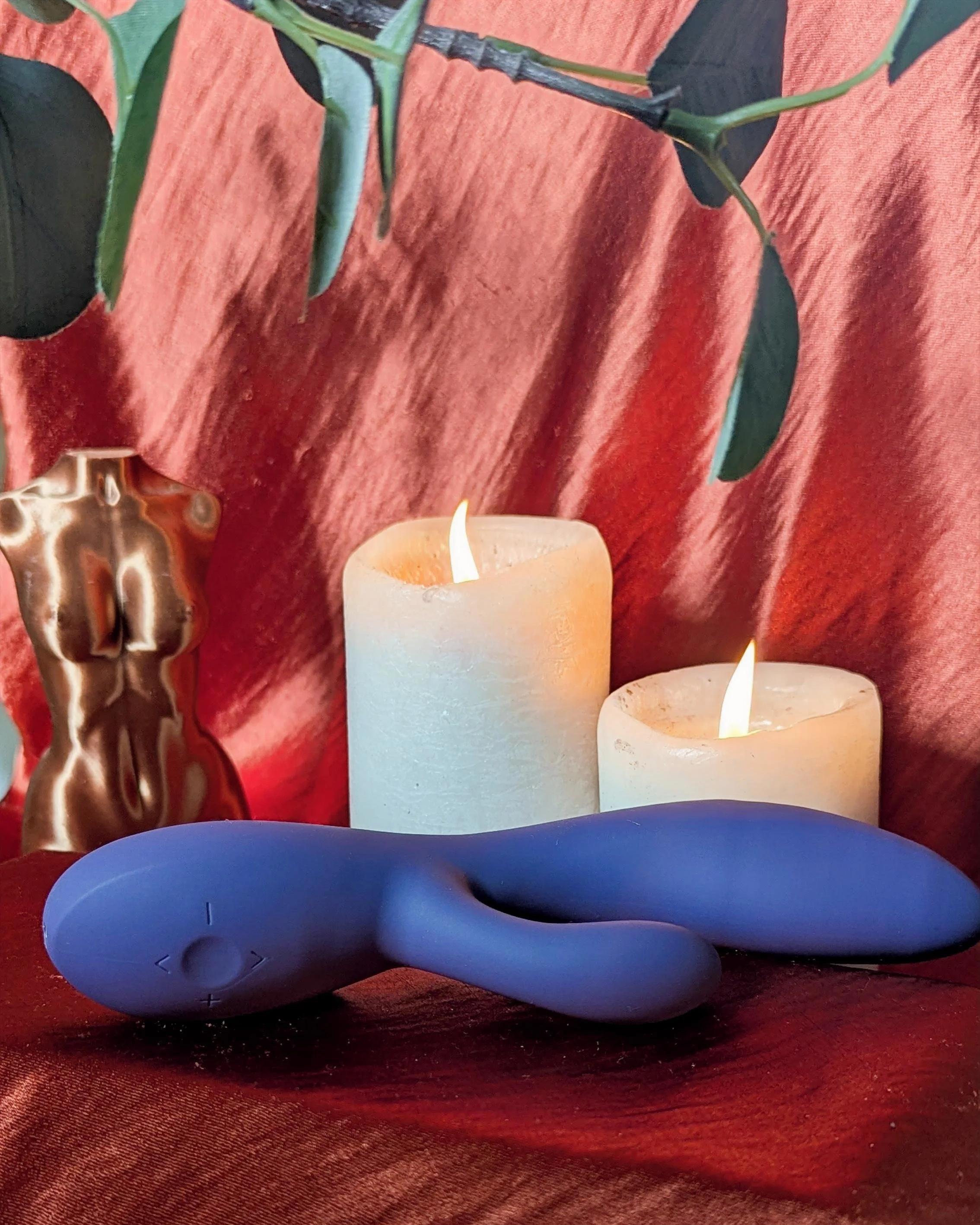 Purple LELO Ina Thrust thrusting rabbit vibrator