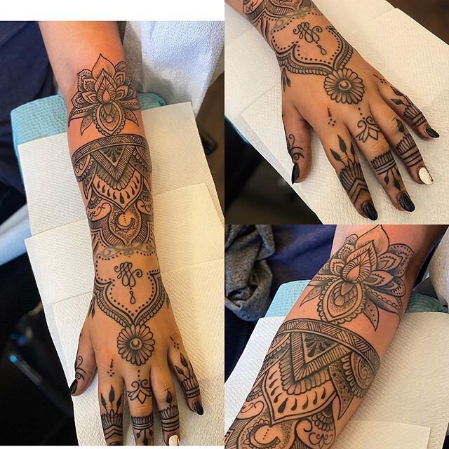 All freehand. Henna design frontal half sleeve and hand/fingers. Tough client. This is not a easy tattoo. I did have fun with it.  And I loved every min.  Thank you so much for allowing me to do some art.  #nopolitics #justart #henna #hennatattoo #ha
