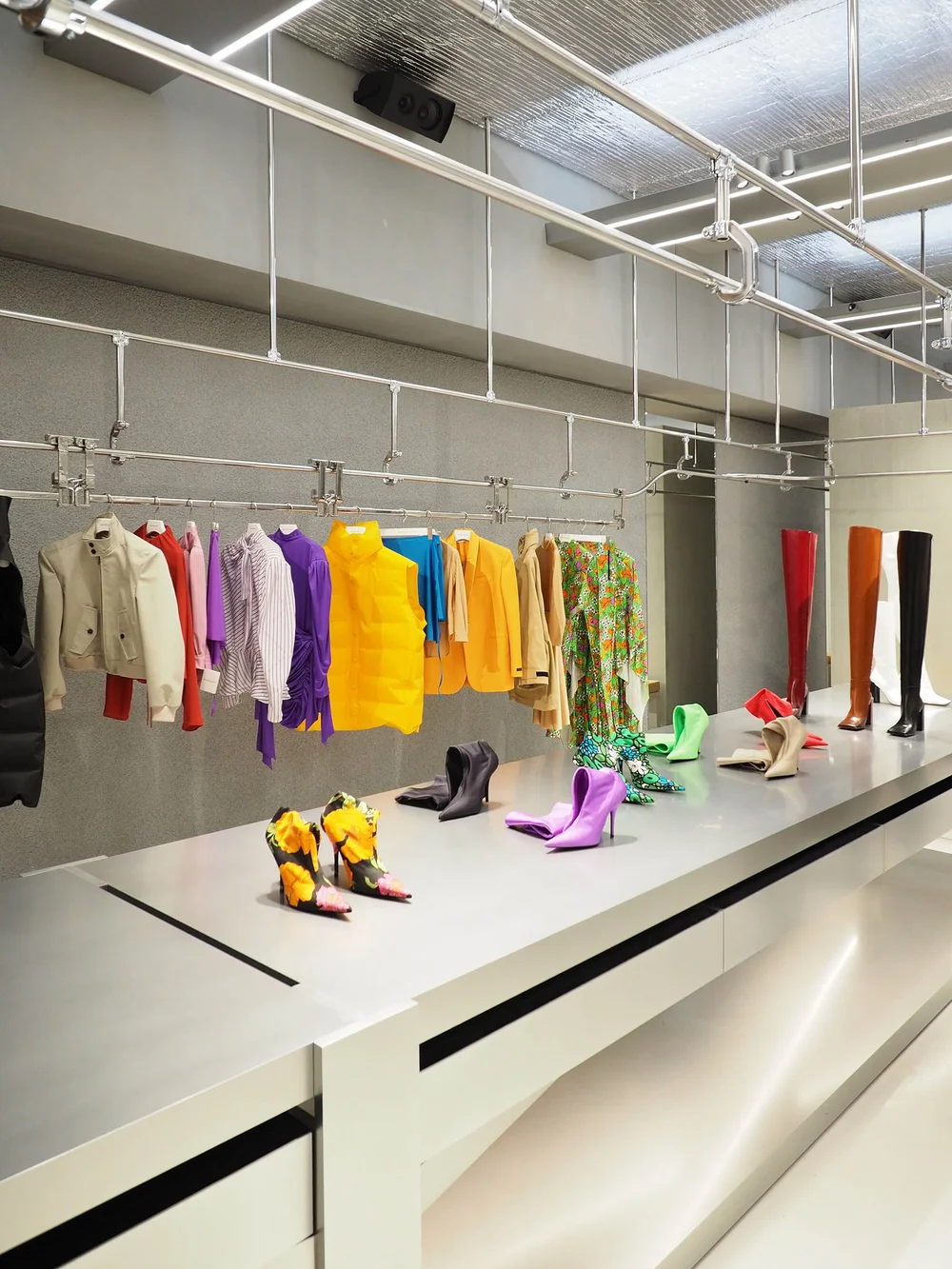 CREATIVE CLOSET RODS — LA CLOSET DESIGN