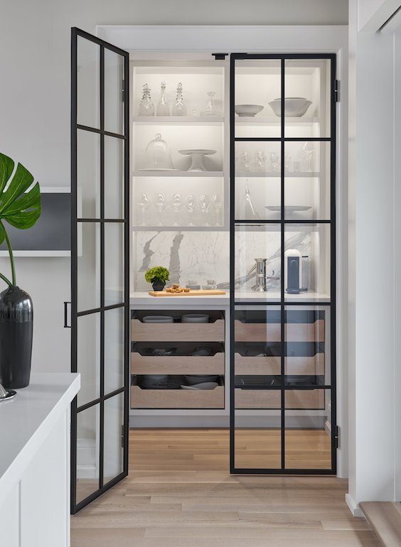 walk-in-luxury-pantry.jpg