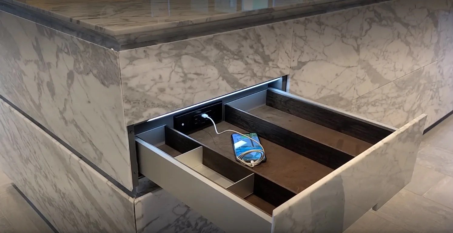 eggersmann-luxury-closet-hidden-drawer-phone-charger-revealed.jpg