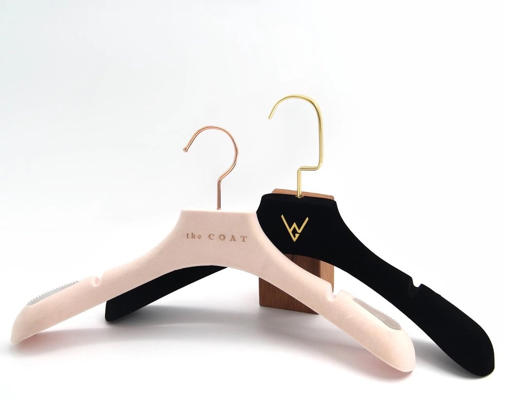 LY008-Pink-velvet-hanger-customized-color-velvet-plastic-coat-hanger.jpg