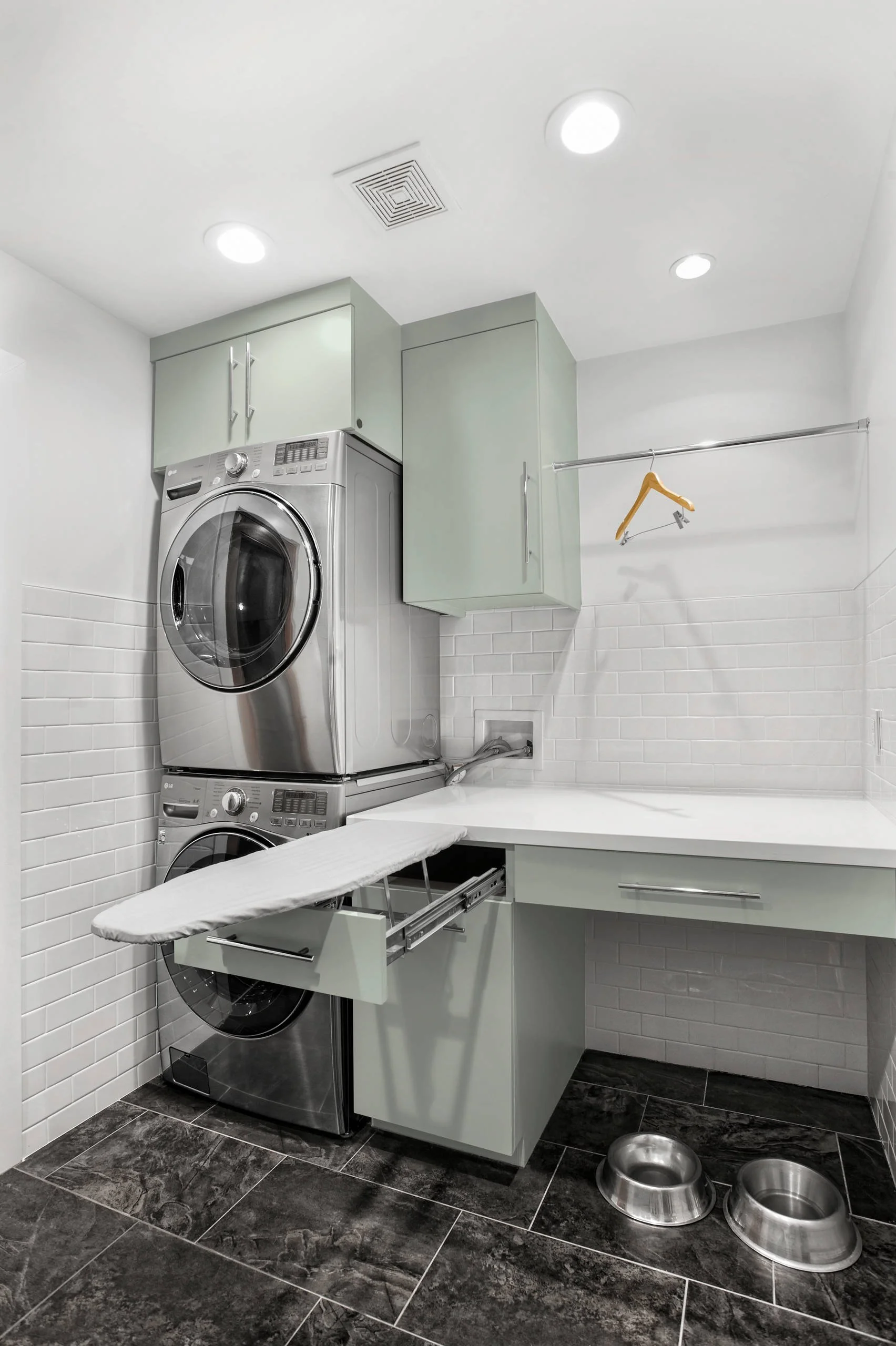 Seamlessly Chic: Closet Innovations for Laundering and Tailoring — LA ...