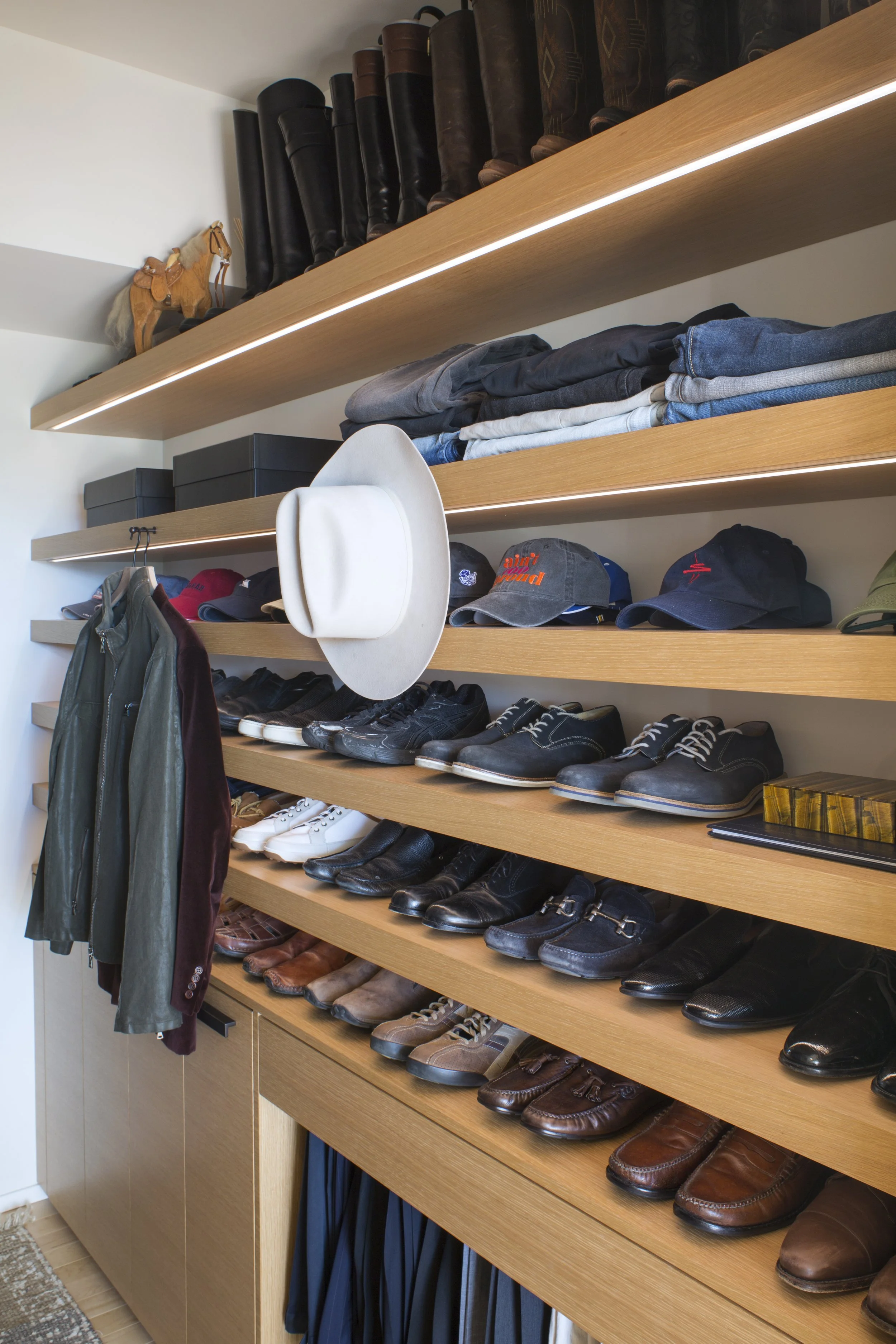 DE_Stonehill_MeghanBobPhoto_HisClosetShoes_V2_HR.jpg