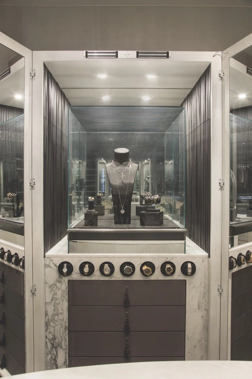 LIsaAdams_Carlyle_HerClosetJewelryCloset_HR Large.jpeg