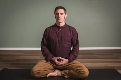 01SteveYoga.jpg