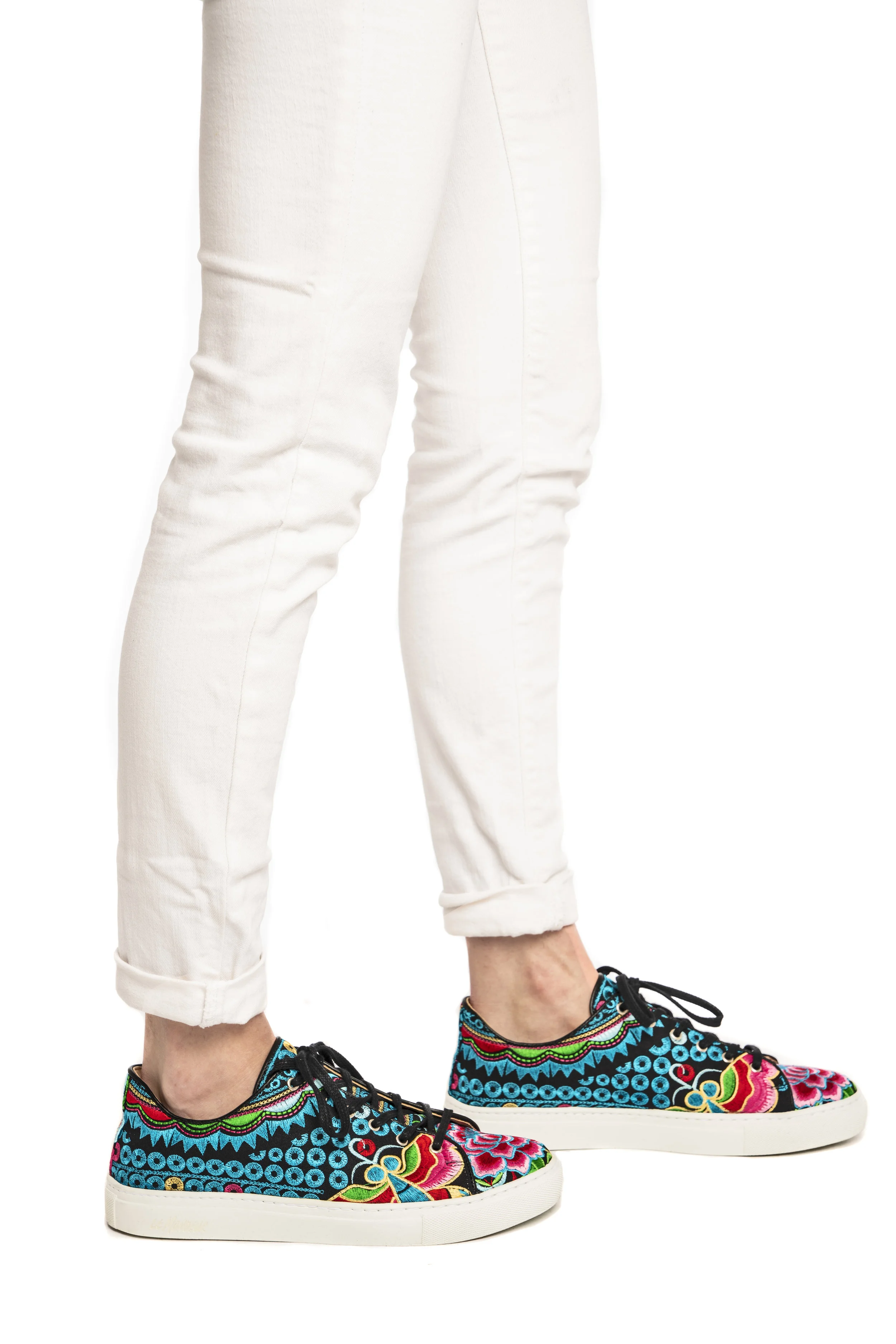 Embroidered sneaker