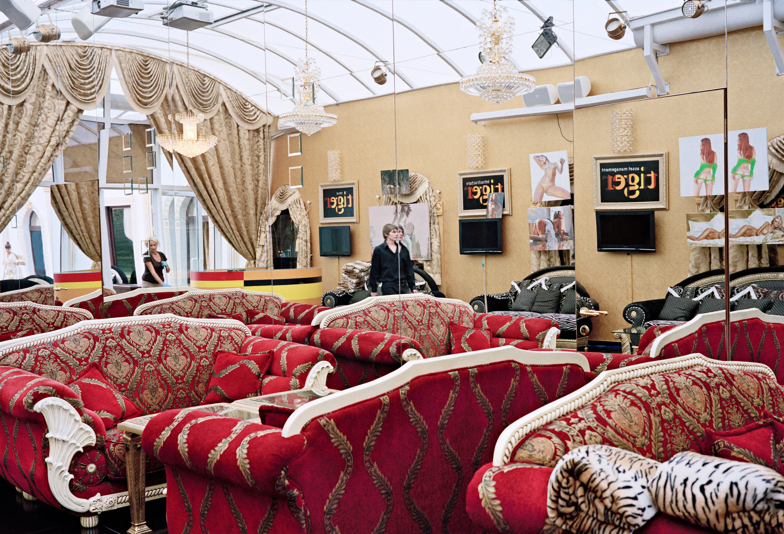 27Reception Room 2012.jpg