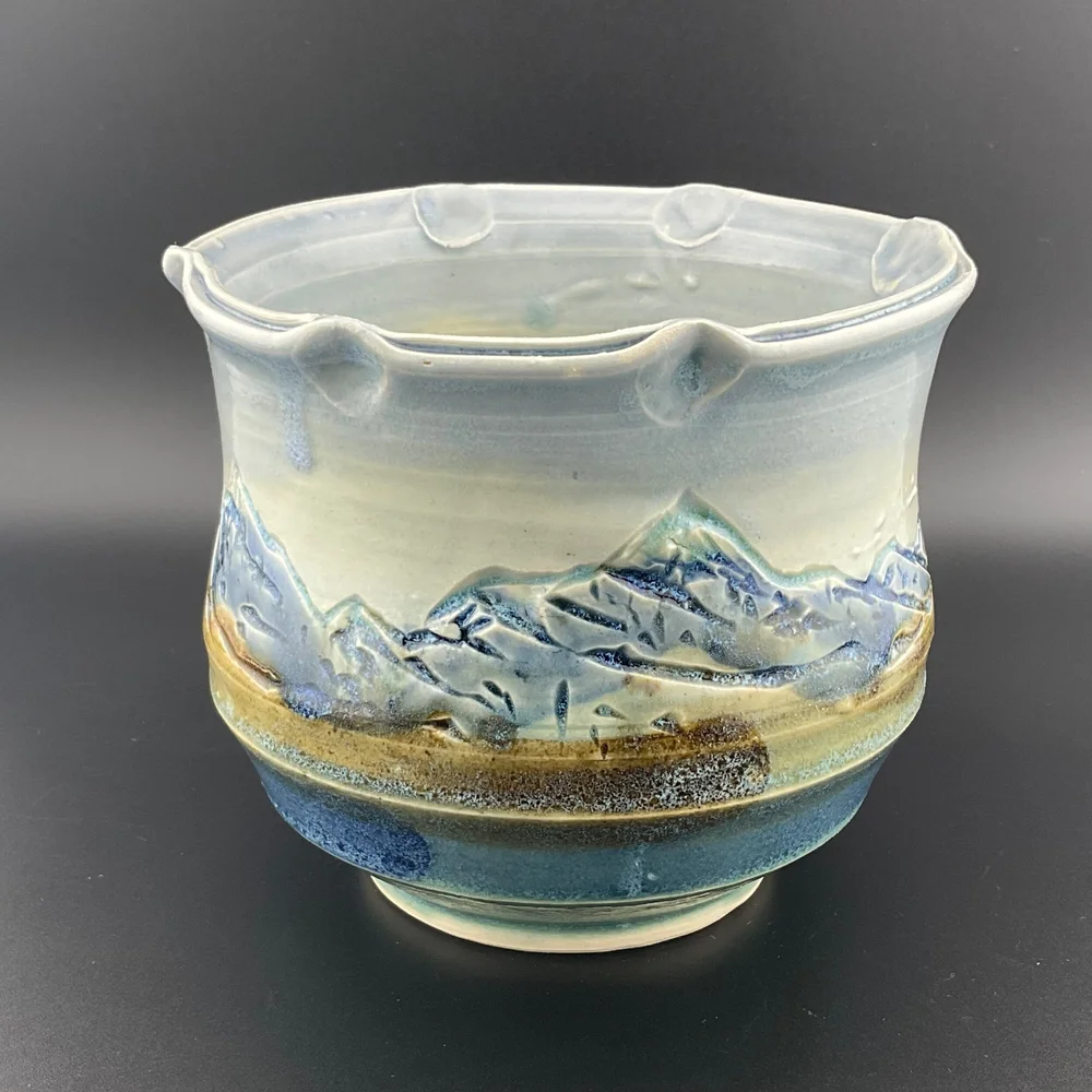 Mountain Vista Ceramic Small Vase: Speckled Waters and Natural Elegance