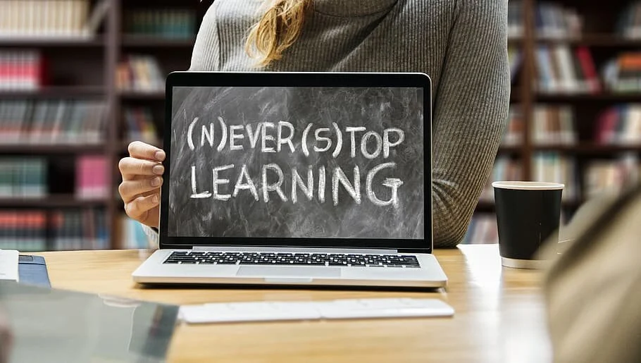 learn-student-laptop-internet.jpg