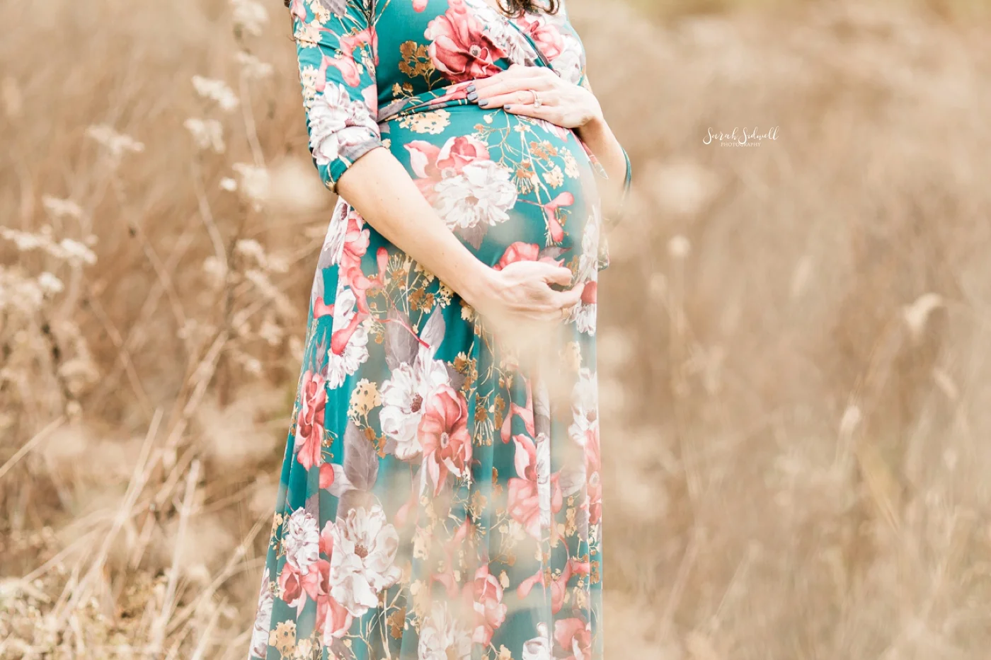 Outdoor Winter Maternity Session