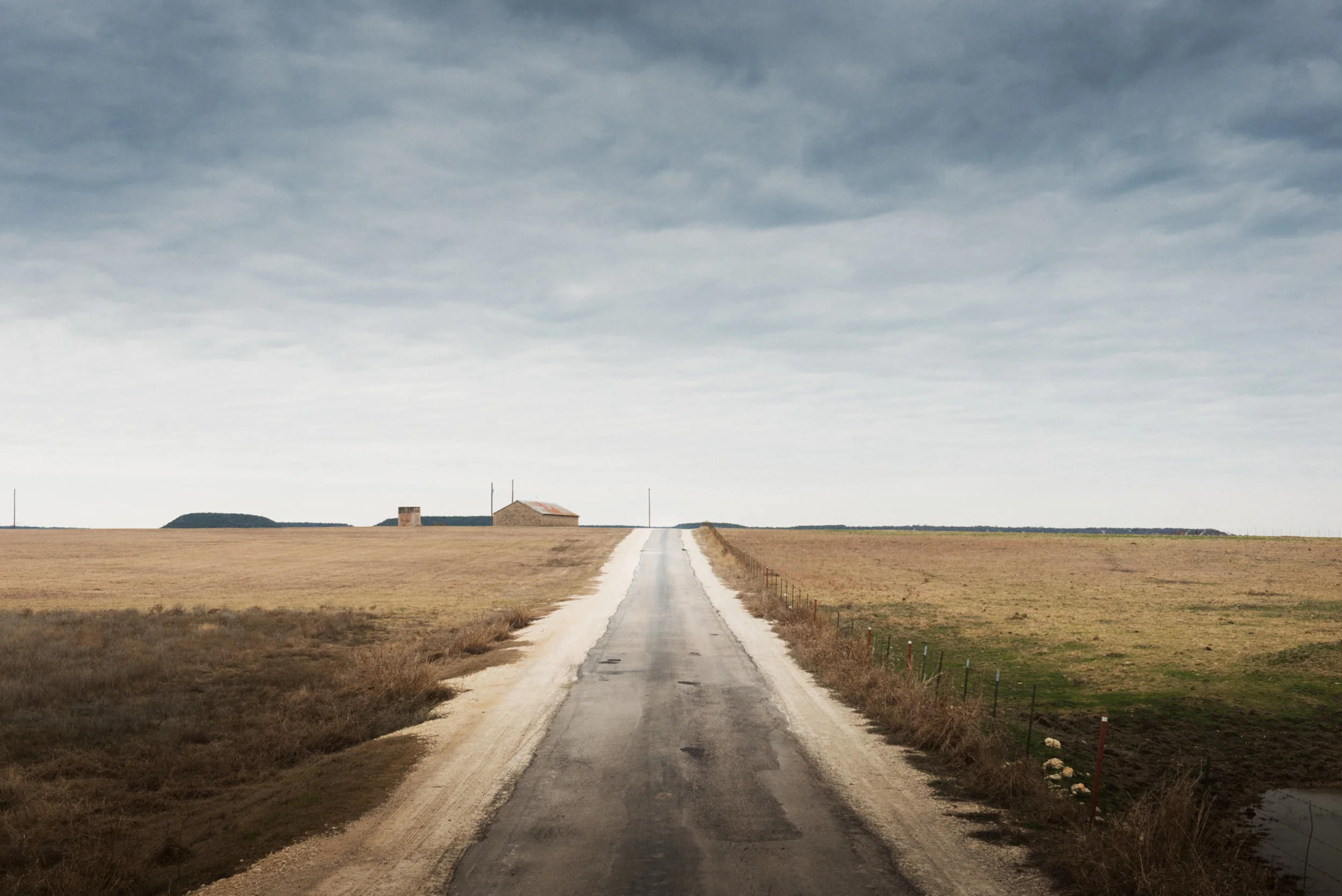 The road to the Rough Creek Lodge