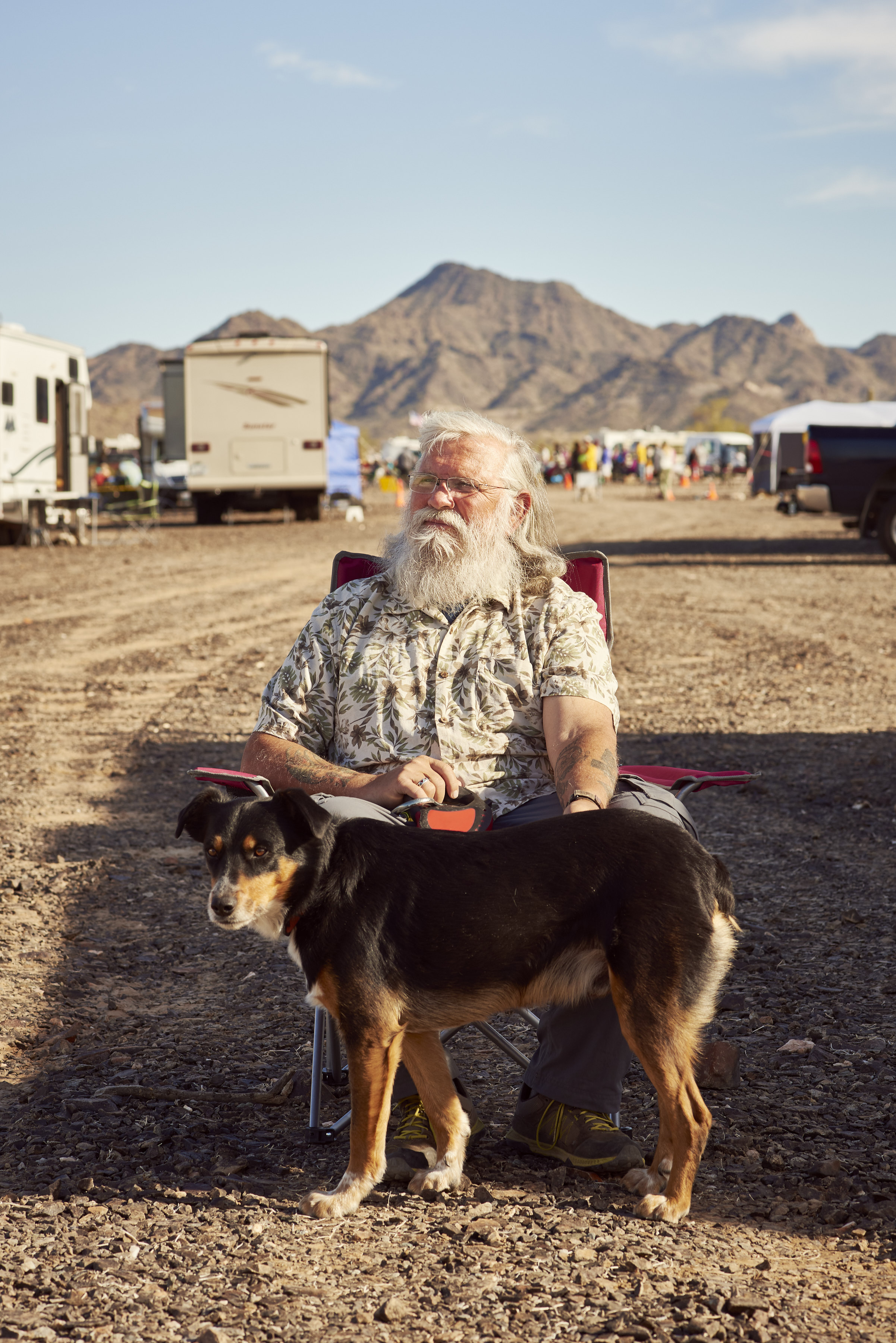  Feature for LeMonde Magazine FR about “Snowbirds” in Arizona. Quartzsite Arizona usually has an official population of around 3,000, but in January, the city can accommodate more than 150,000 people and between October and March, it sees nearly a mi