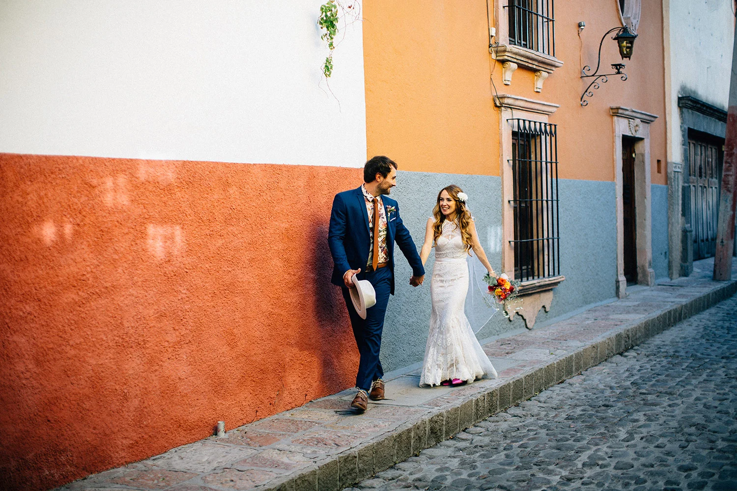 fun-wedding-san-miguel-de-allende-mexico-089.jpg