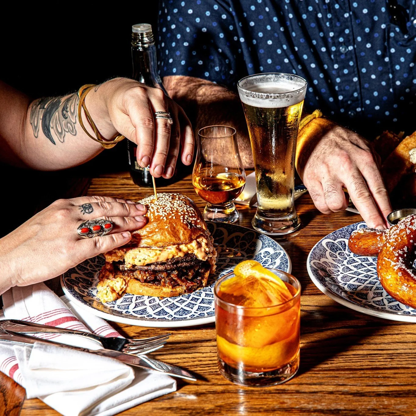 Halfway there, friends. 🍔🍺

Celebrate Wednesday the right way&mdash;with a Mash burger, an ice-cold High Life (the champagne of beers 😉), and maybe a little Bulleit bourbon to top it off.

Feeling lucky? The claw machine&rsquo;s waiting. 🍀

 #bar