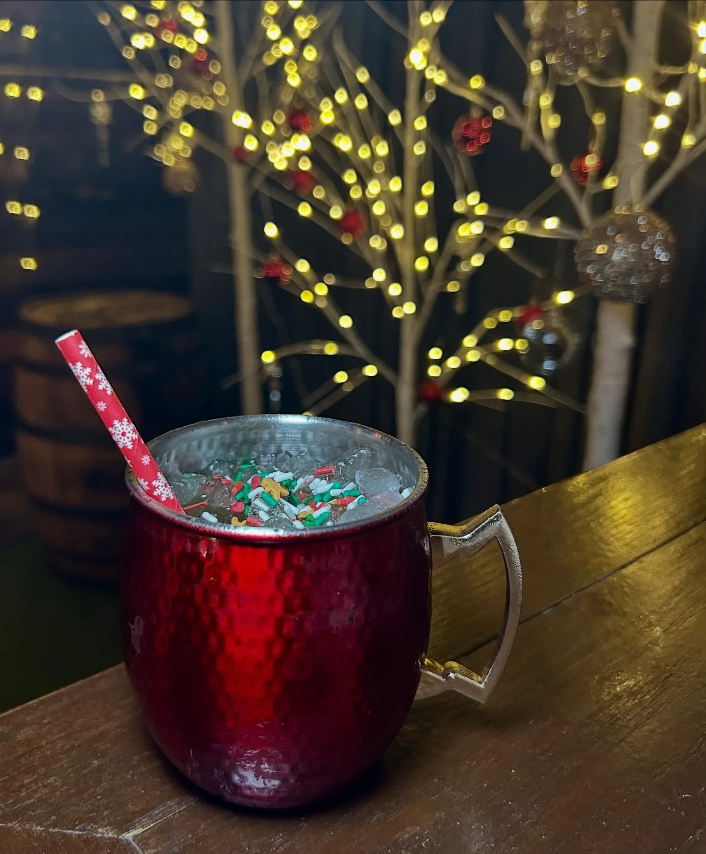 Gingerbread and ginger beer &mdash; a match made in holiday cocktail heaven. Meet the Gingerbread Mule: Elijah Craig Bourbon, house gingerbread syrup, lime, and ginger beer.

We open at 4PM and are ready for an evening of holiday cheer 🎄🎅✨

#barmas