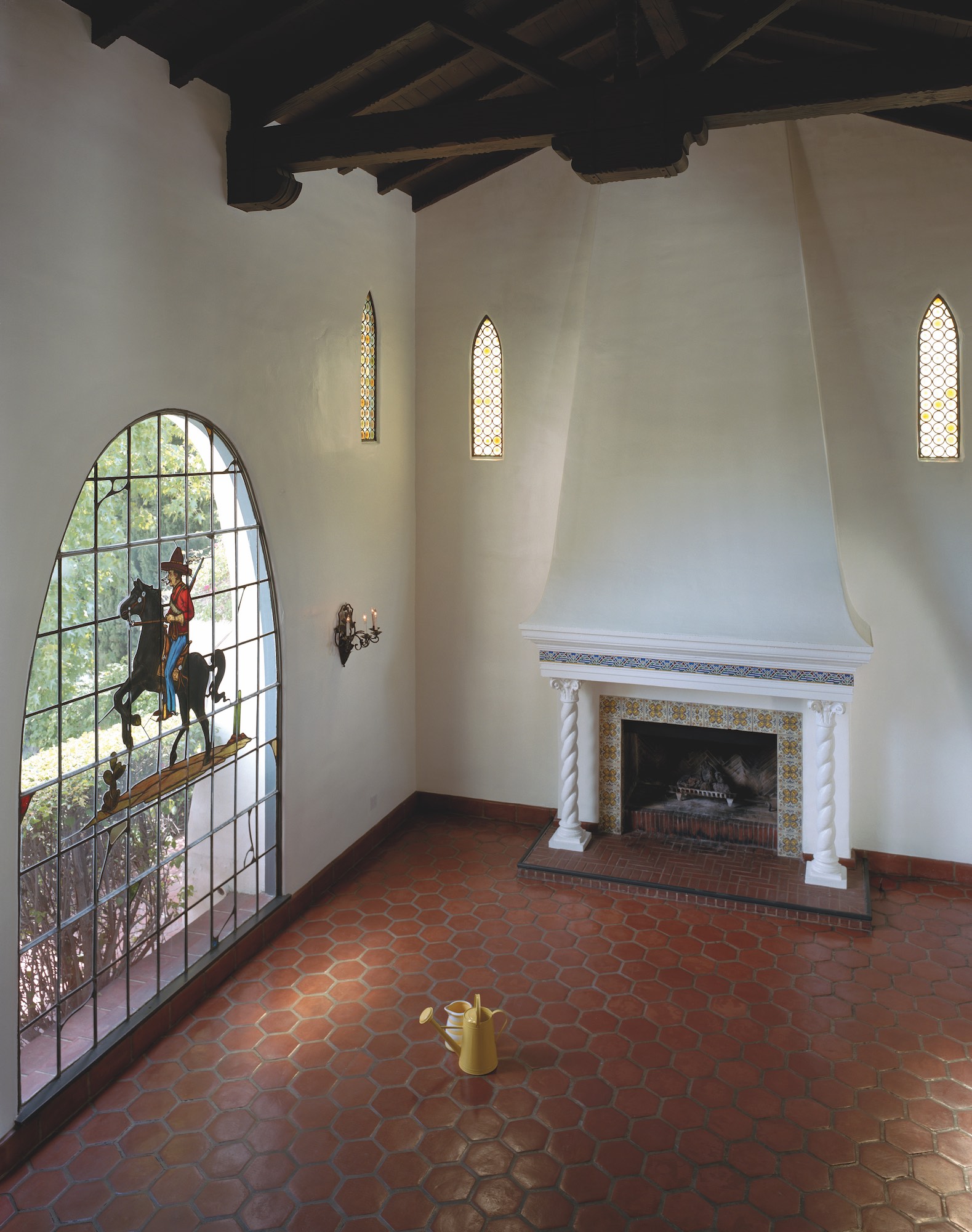 Tobjørn Rødland – Interior with Can and Pitcher (2017)