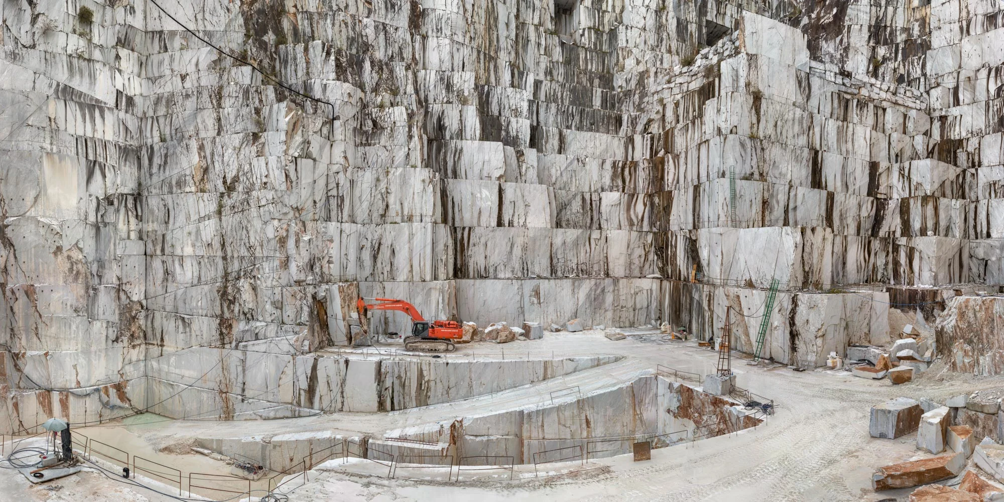 Carrara Marble Quarries, Cava di Canalgrande #2, Carrara, Italy 2016 © Edward Burtynsky, courtesy Flowers Gallery, London / Howard Greenberg and Bryce Wolkowitz Galleries, New York