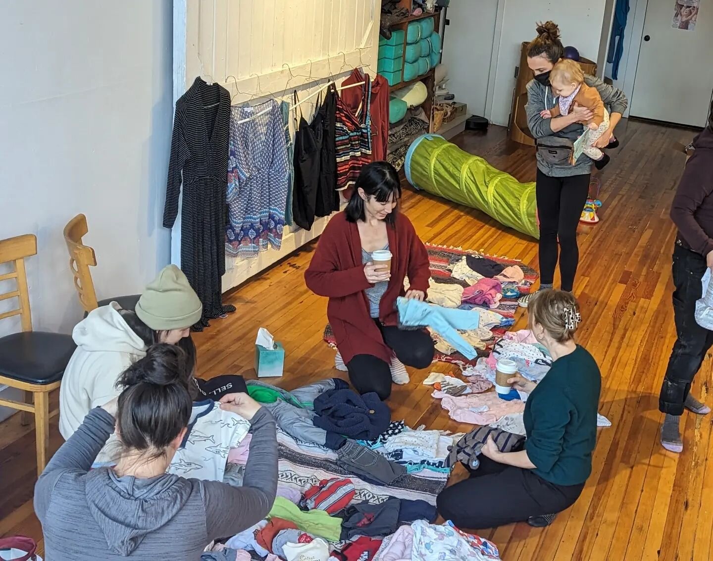 Our Fall Clothing Swap this past weekend was a blast and a huge success. So many great finds and friends. All the remaining clothes were donated to @momchildpdx who we love supporting while they support local parents and families, including those fac