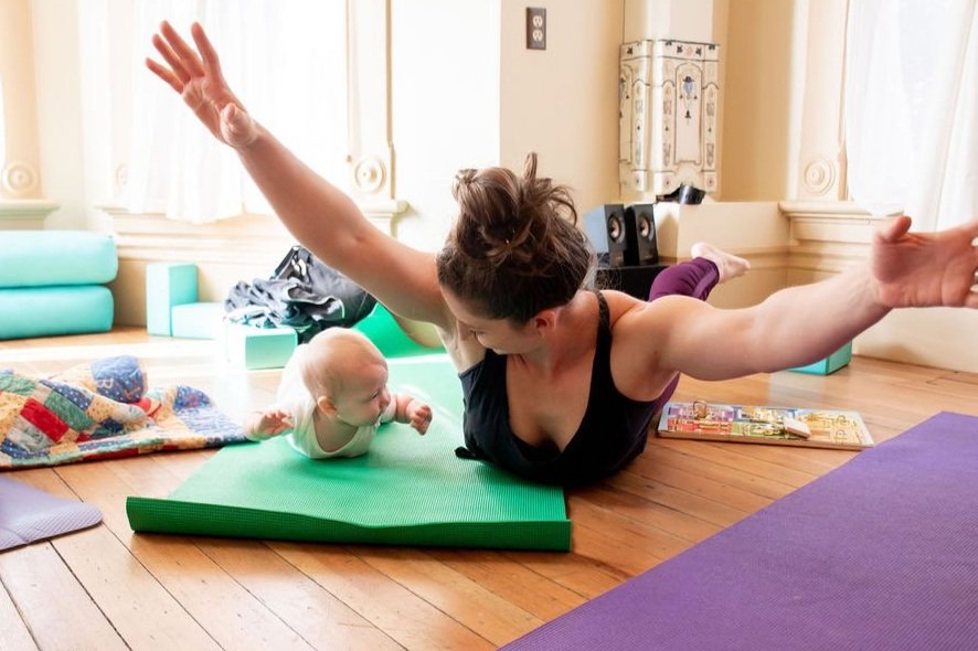 Mom & Baby Yoga Fusion – Studio 85