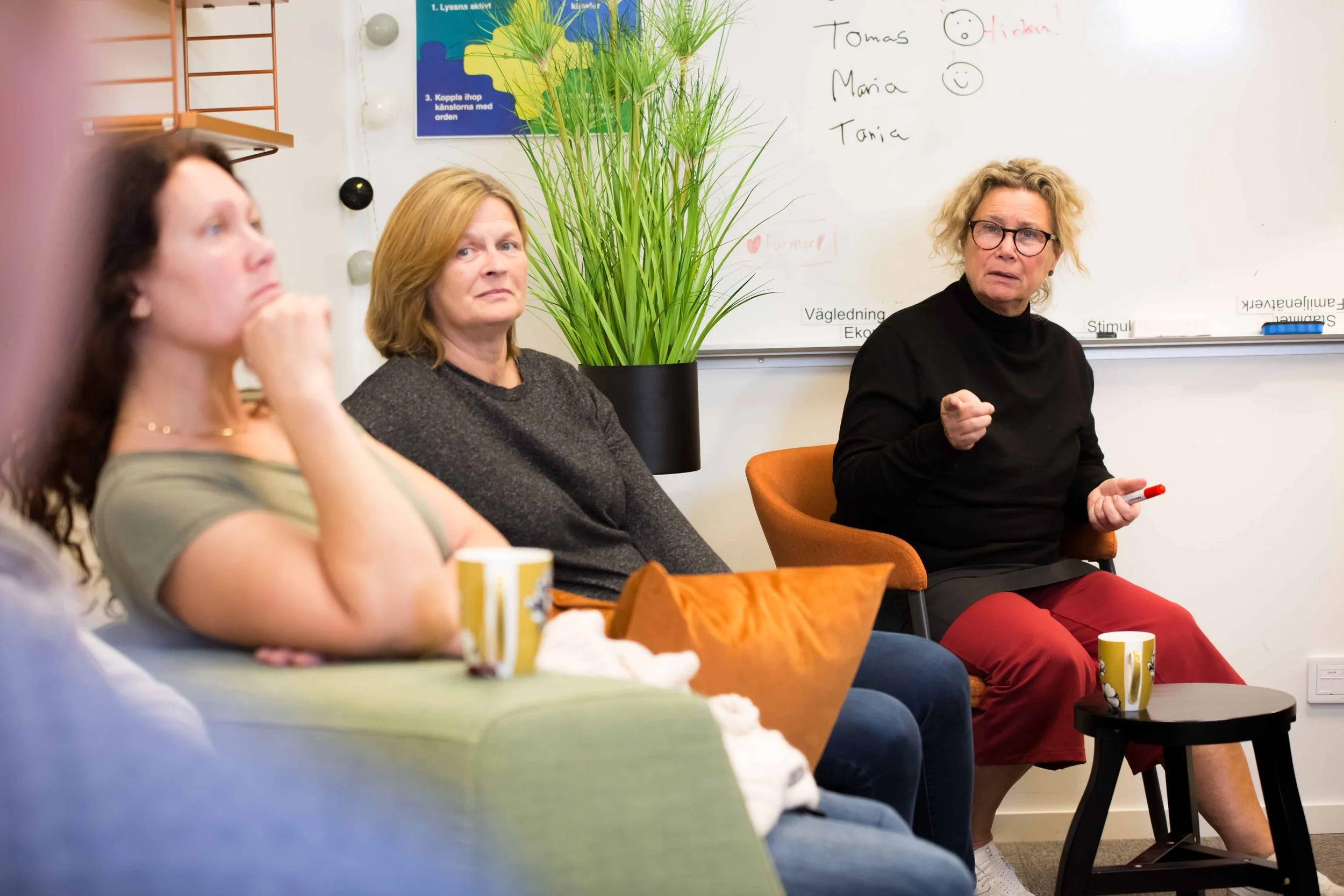 Samtal inom öppenvård där behandlare möter individ i en trygg miljö