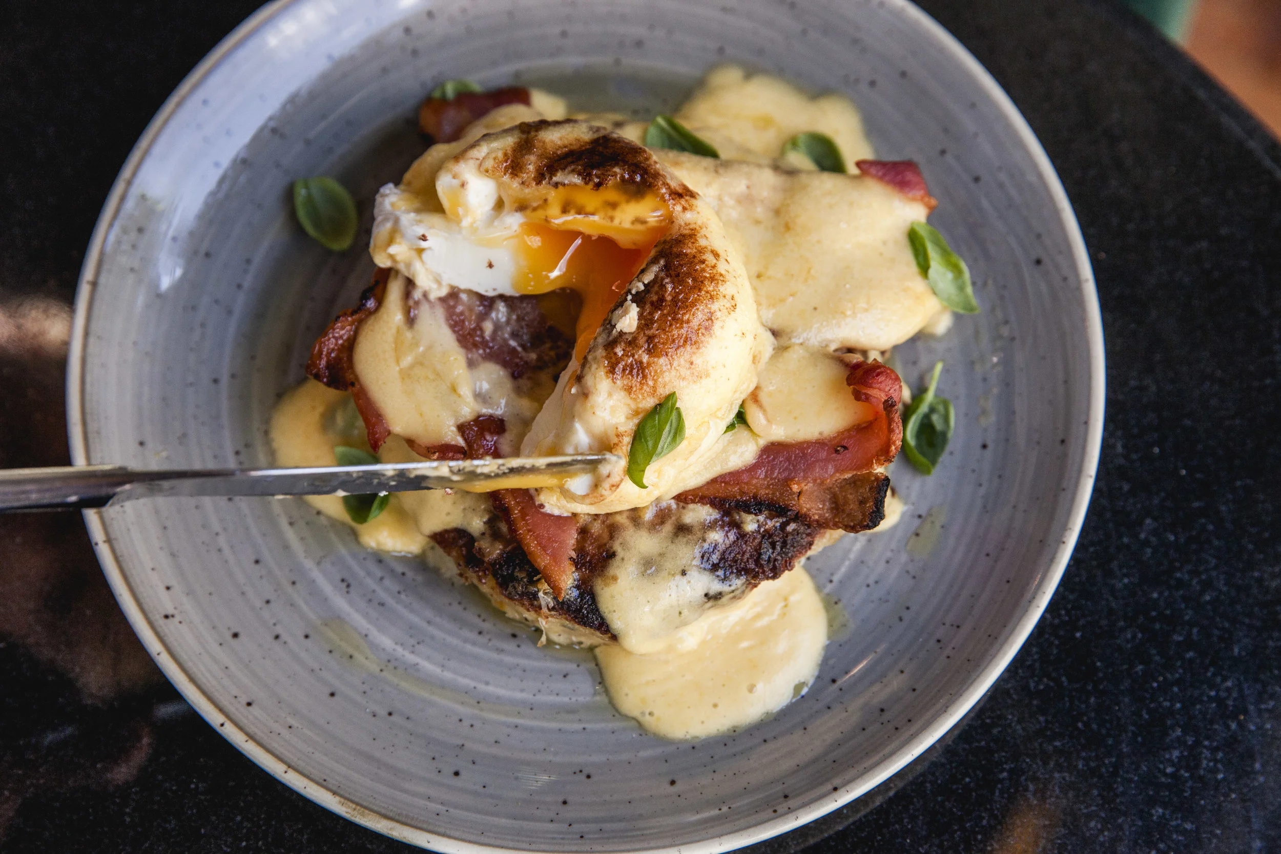 BACON, POACHED EGG + HOLLANDAISE ROSTI BRUNCH - ISLINGTON