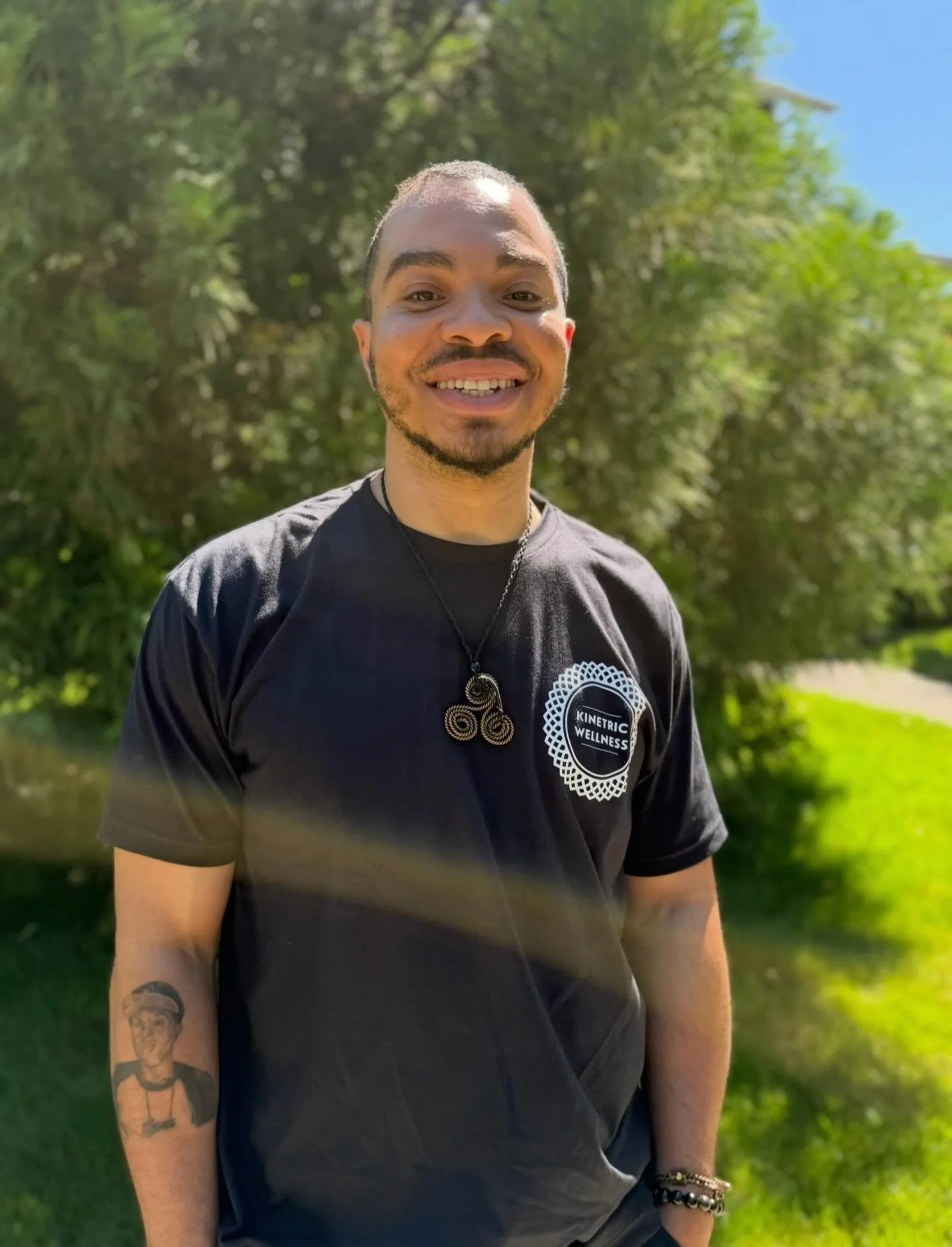 ✨ EXCITING ANNOUNCEMENT!!! ✨

Please join us in welcoming the newest member of the Kinetric Wellness family: Allreal Rosa! 

Holistic Health was always something Allreal was interested in. Becoming a Massage Therapist allows him to help remedy people