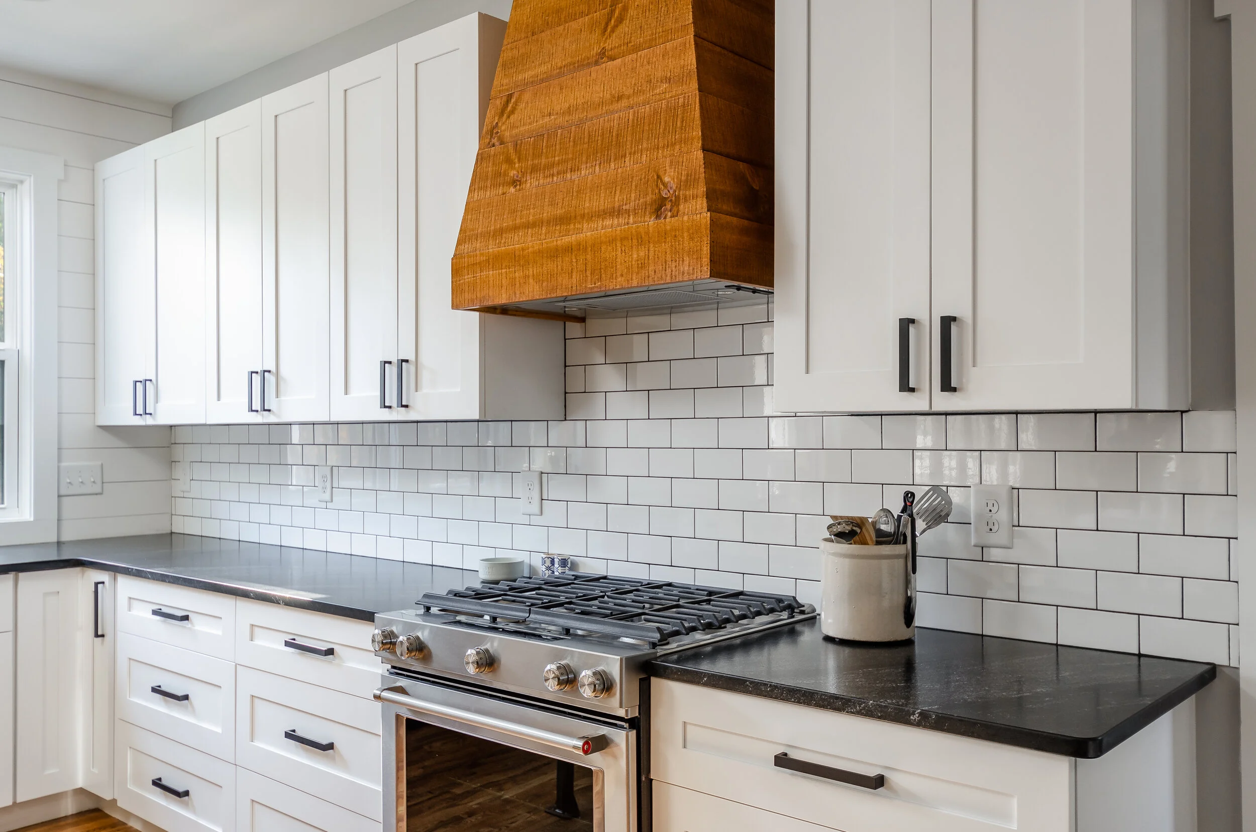 1429 Modern Farmhouse HiRes-24.jpg
