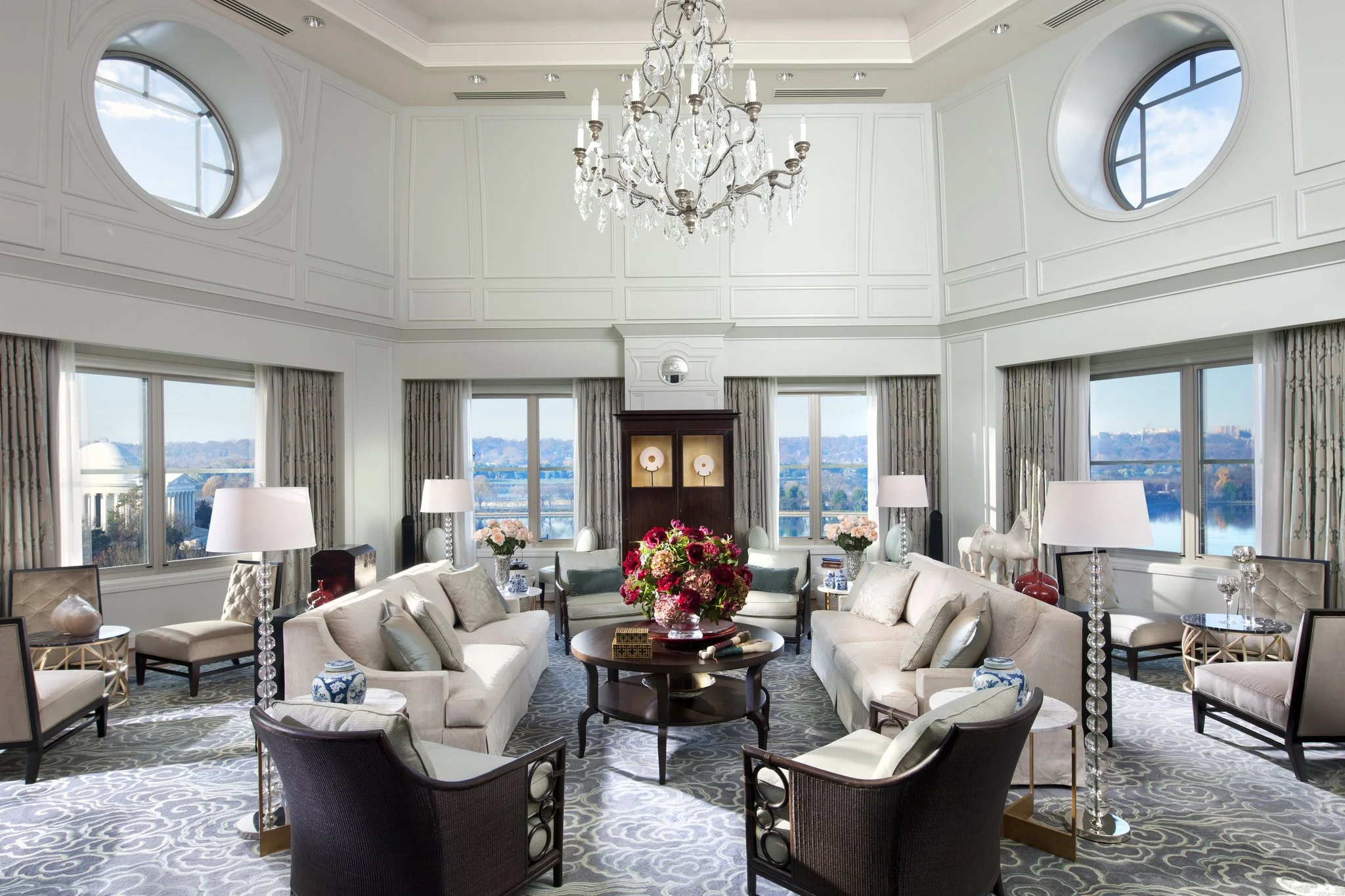 Presidential_Suite_Living_Room_S.jpg