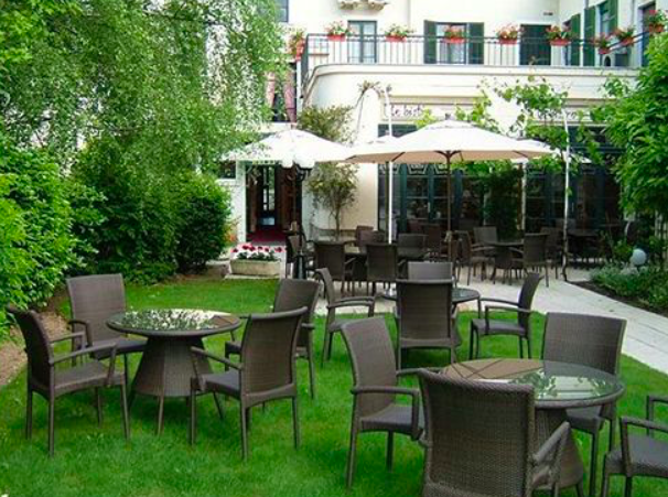 Hotel de la Poste Gardens.
