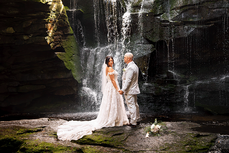 BLACKWATER-FALLS-ELOPEMENT-LT-404G.gif