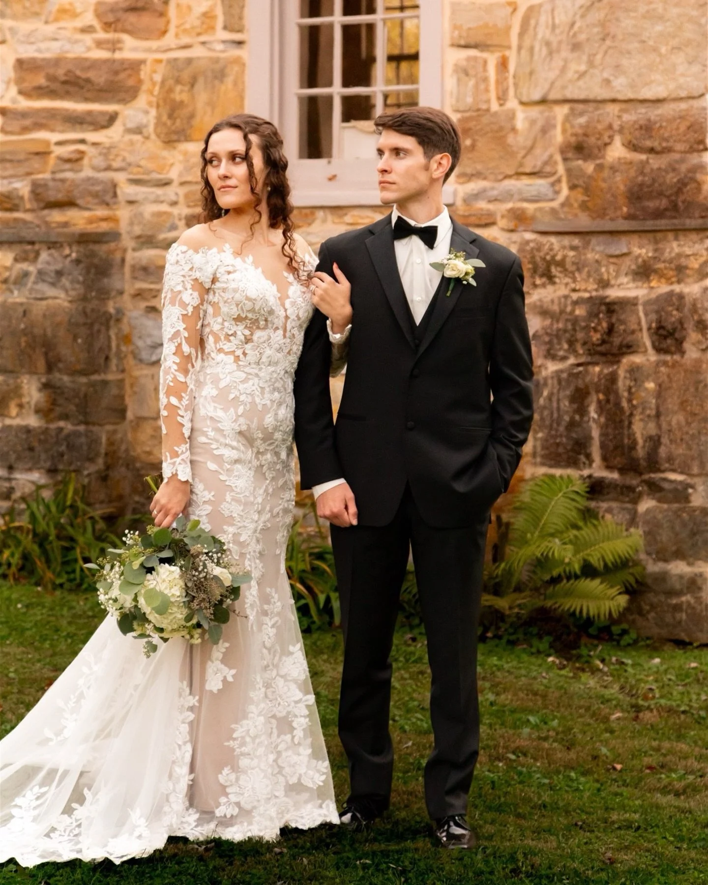 Love a chapel wedding with just your inner circle. ❤️✨