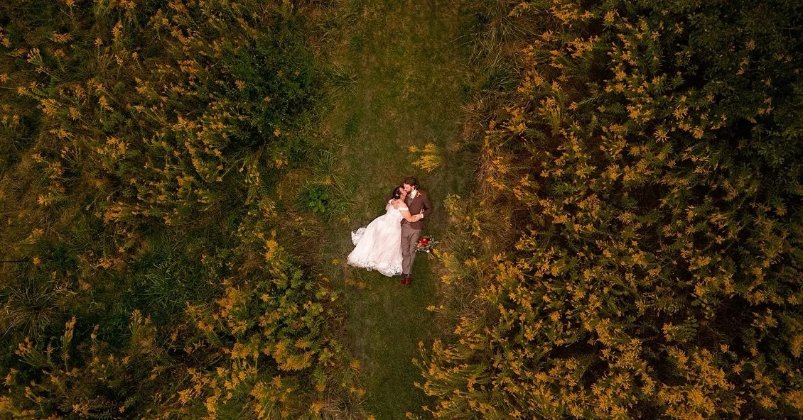 Sneak peek from this week!! ❤️✨💍
This day was pure magic with these two!
Big love to the vendors:

VENUE: @battlefieldbandb 
FLORALS: @4065florals 
DJ: @staytuneddjs
CATERING: Carriage House Catering 
PHOTO: us! @love.and.sol 

#loveandsol #vaweddin