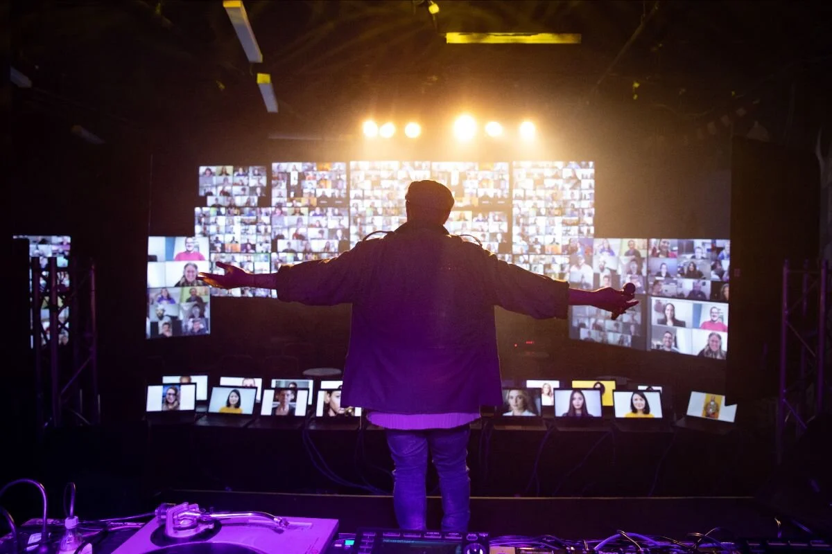 INTRODUCING INTERACTIVE GIG SERIES INSIDE SETS 