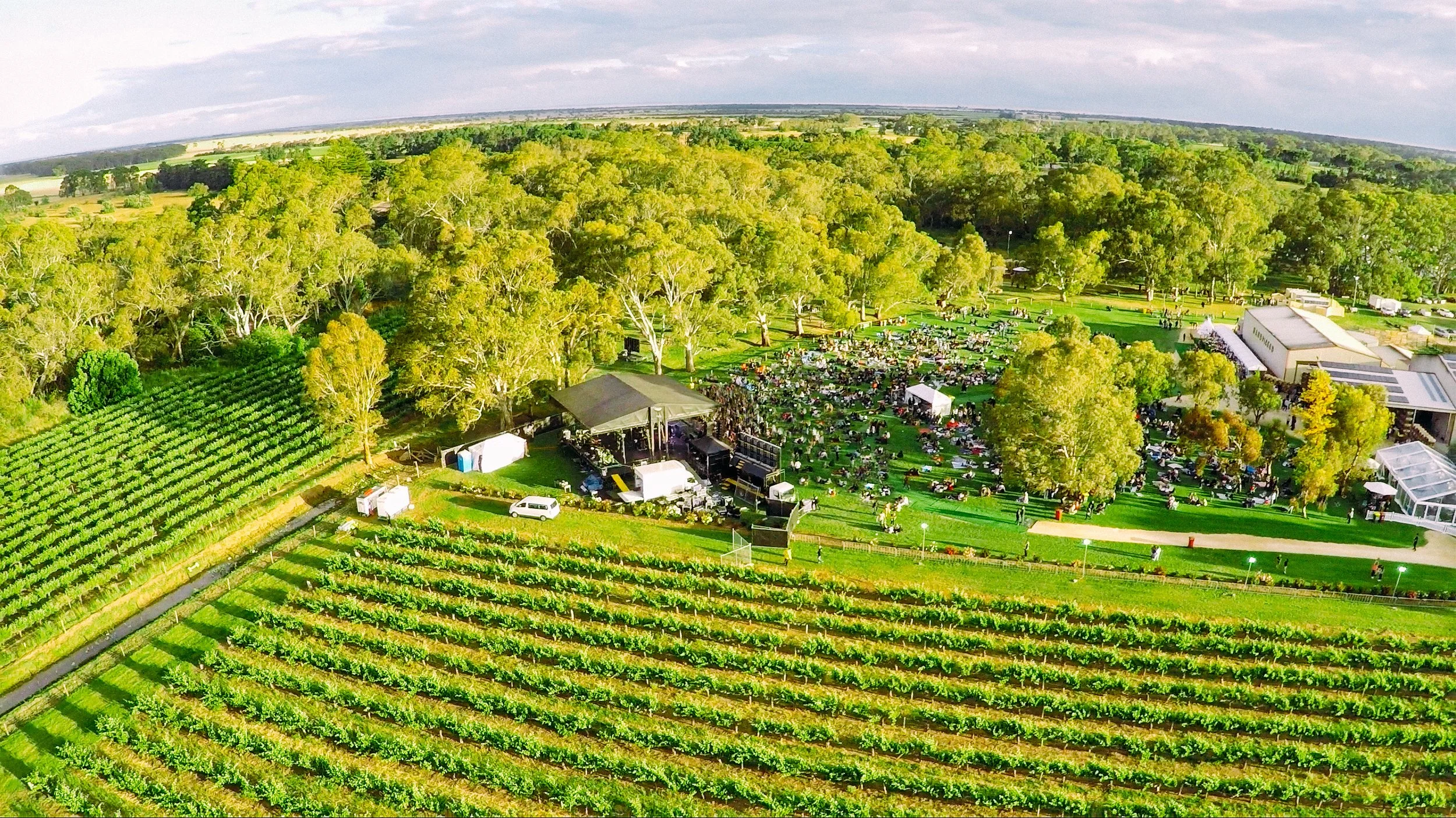 HANDPICKED FESTIVAL LINE UP 2024