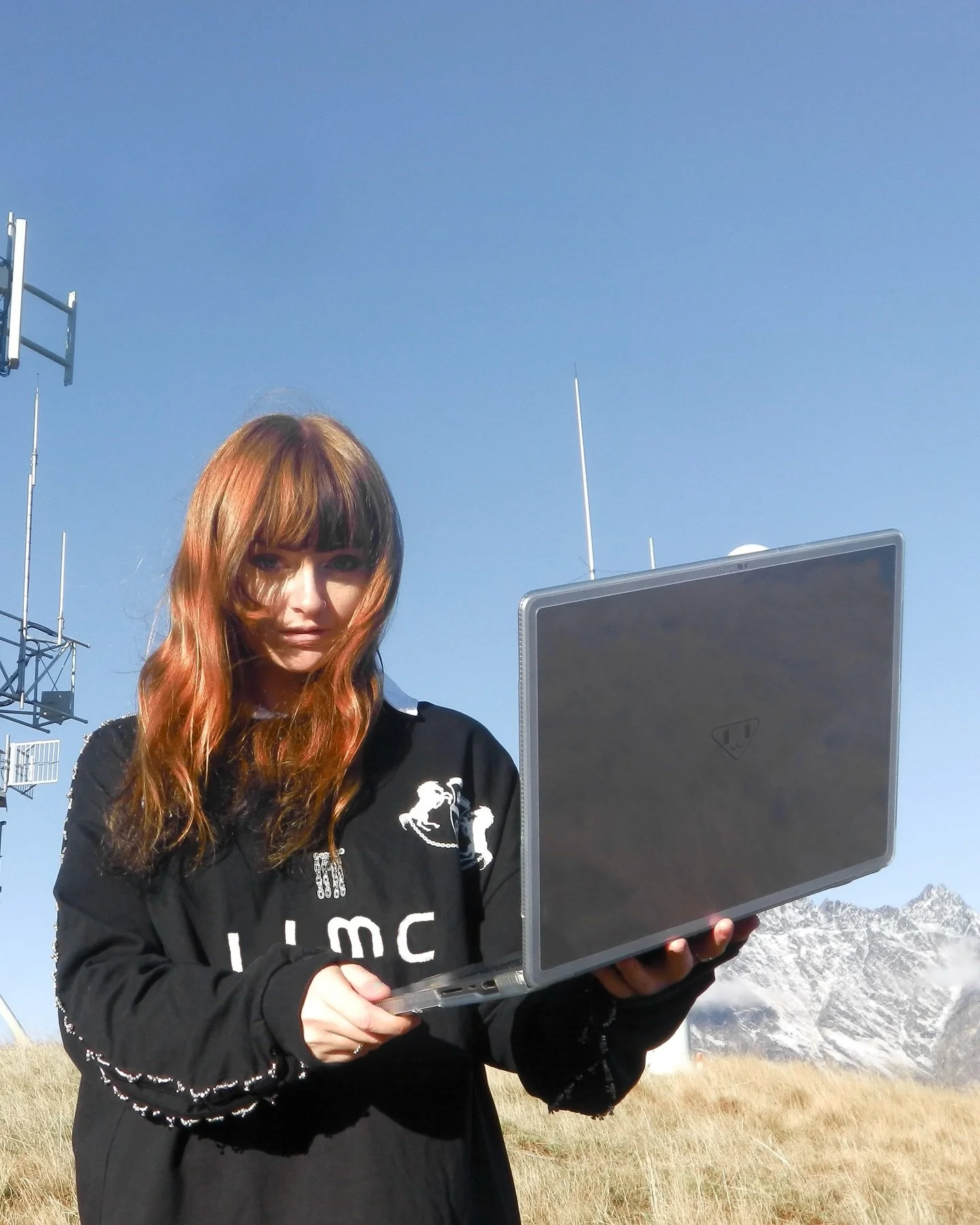 @ninajirachi Australian Tour. 

Comment &ldquo;Tickets&rdquo; and we&rsquo;ll send you all the details or click the link in our bio.  #australianmusicscene 🇦🇺🎟️