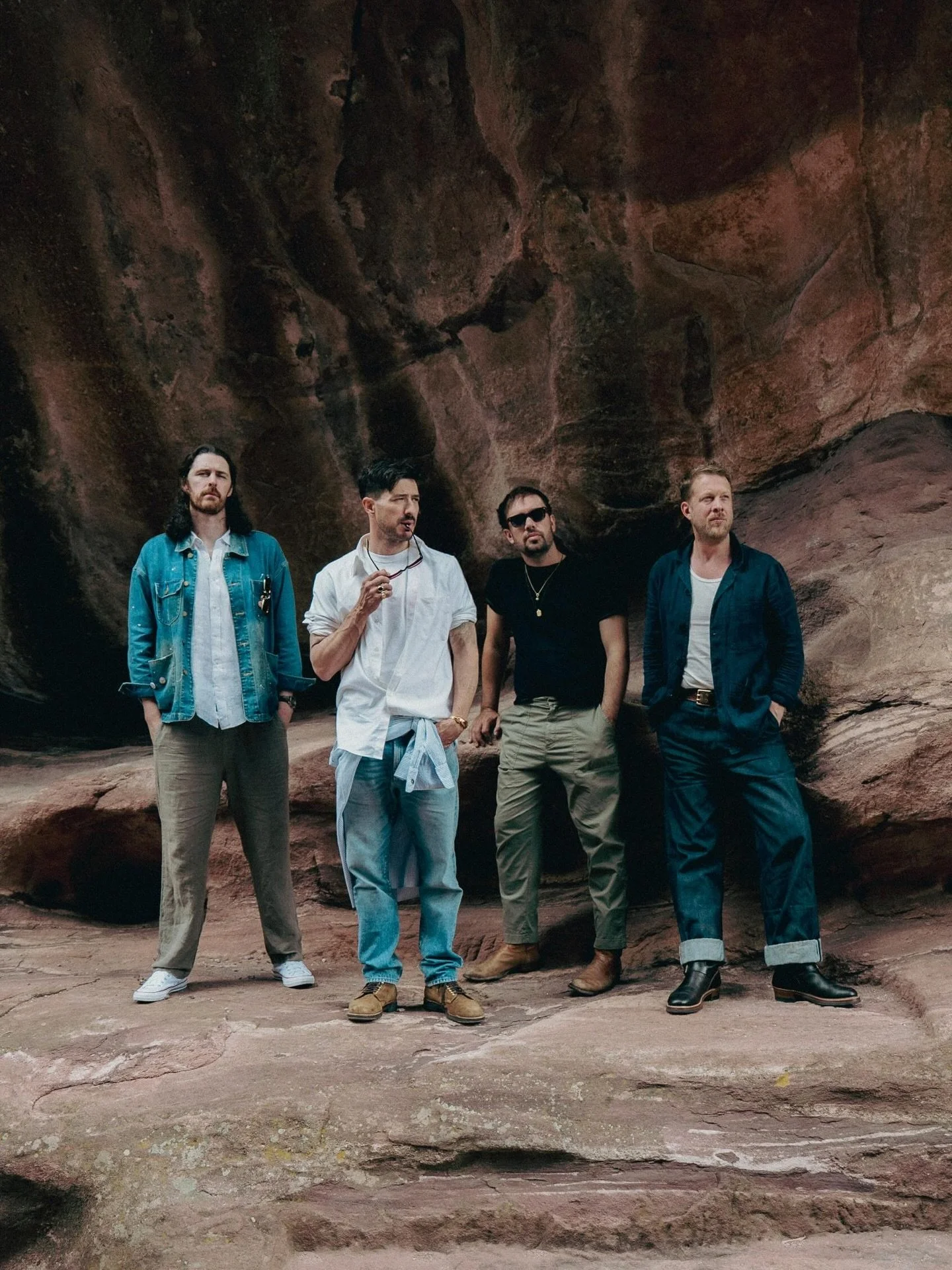 @mumfordandsons Australian Tour. 

✅ Australian tour support @fbtband 

Comment &ldquo;Tickets&rdquo; and we&rsquo;ll send you all the details or click the link in our bio.  #australianmusicscene 🇦🇺🎟️