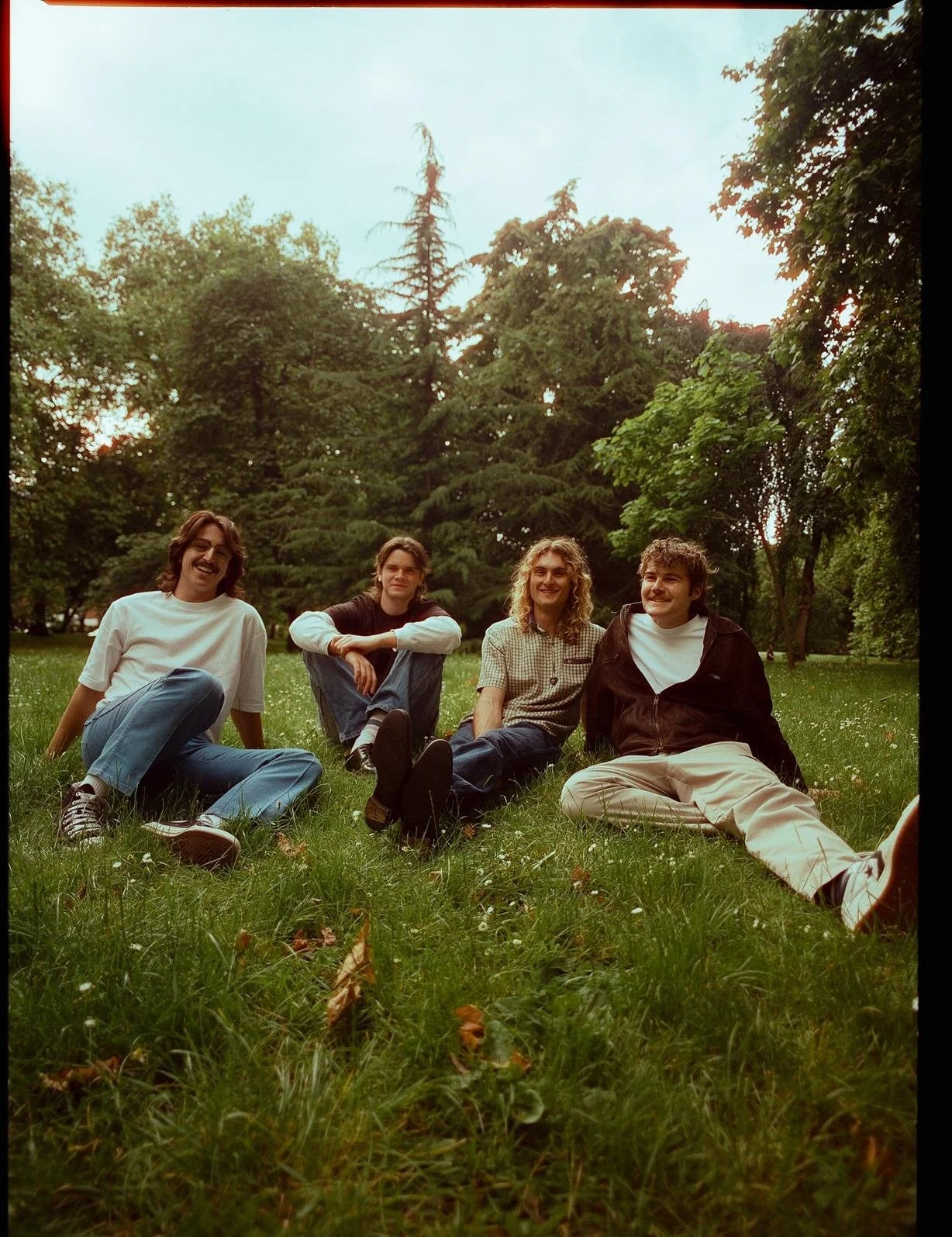 @teenagedads Christmas Tour Dates. 

Comment &ldquo;Tickets&rdquo; and we&rsquo;ll send you all the details or click the link in our bio.  #australianmusicscene 🇦🇺🎟️