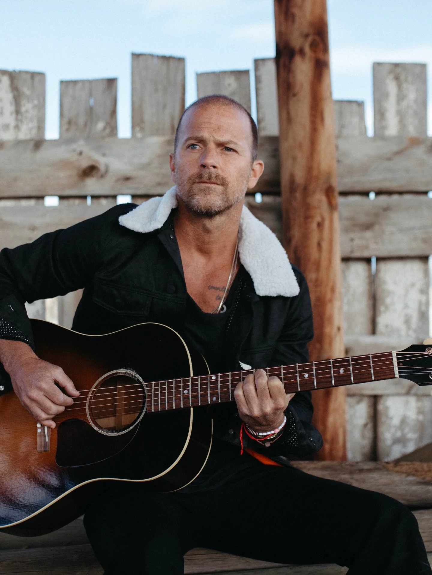 @kipmooremusic Australian Tour. 

Comment &ldquo;Tickets&rdquo; and we&rsquo;ll send you all the details or click the link in our bio.  #australianmusicscene 🇦🇺🎟️