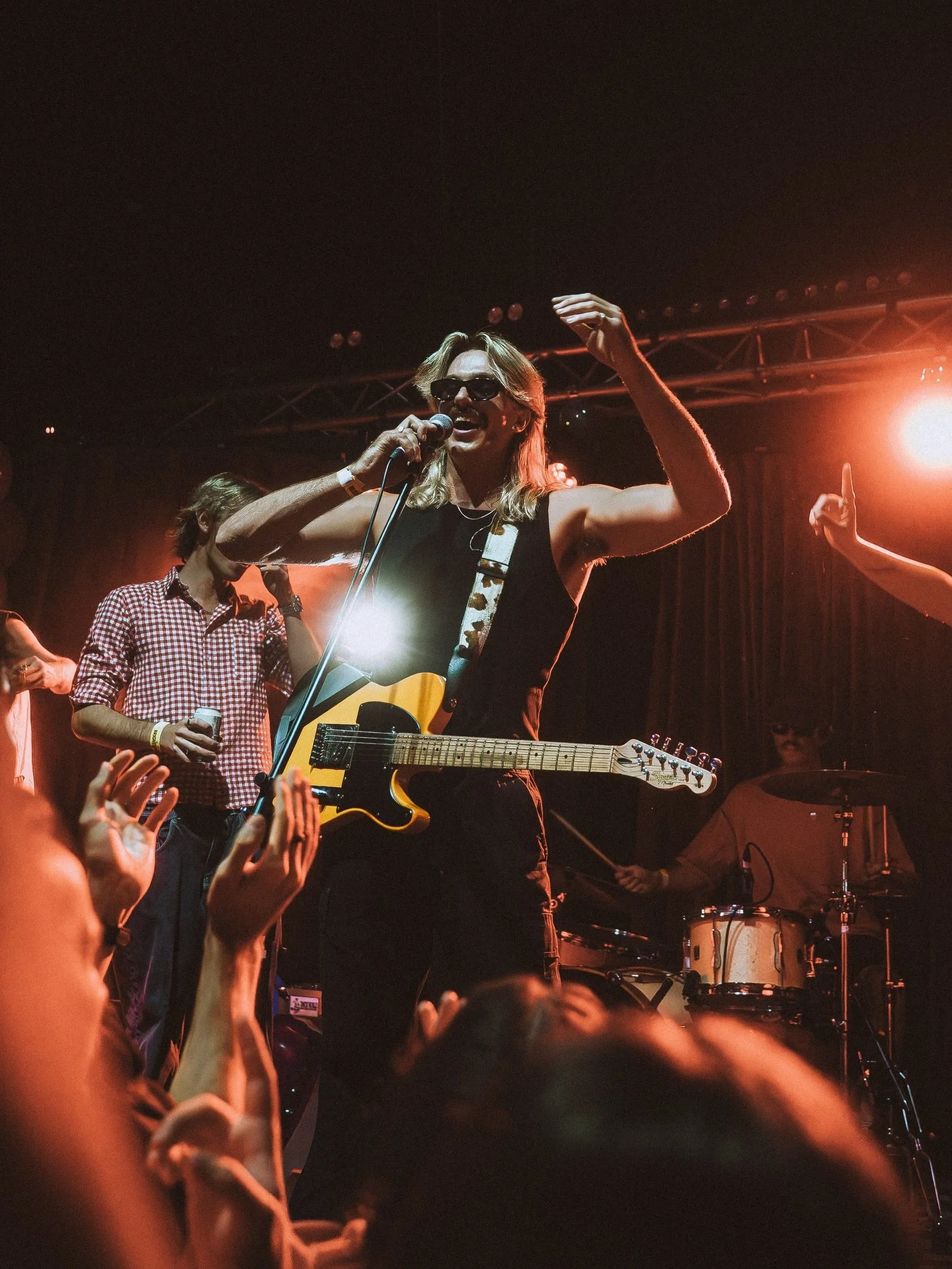 📷 @ash_jms shoots @vladsssssssssssss at @thebrightsidebris 

@thecolliflowersband 

Full gallery up on the site.