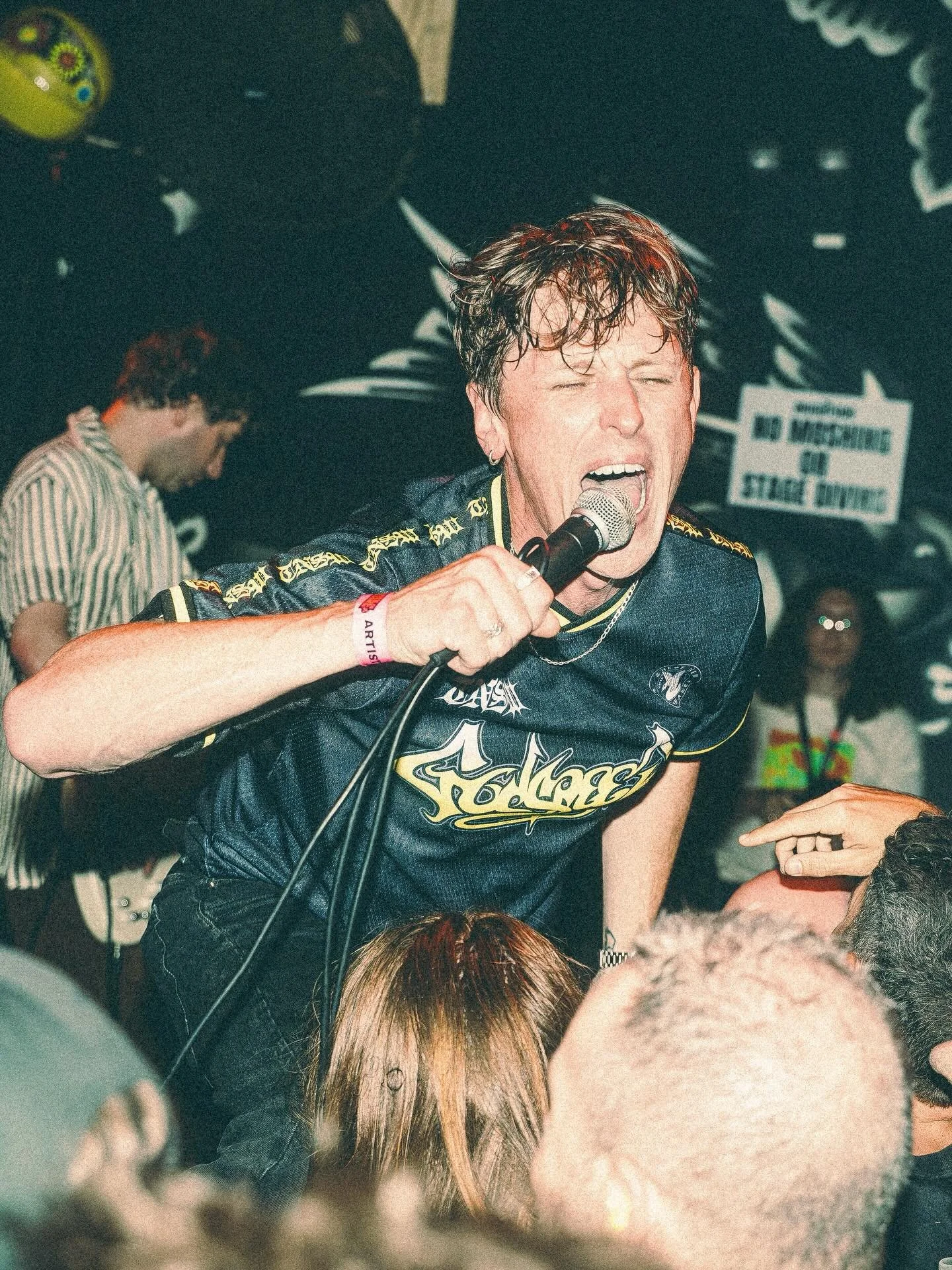 📷 @ash_jms shoots @thesenewsouthwhaless at @thebrightsidebris 

@reno.ltd @zenithband__ 

Full gallery up on the site.