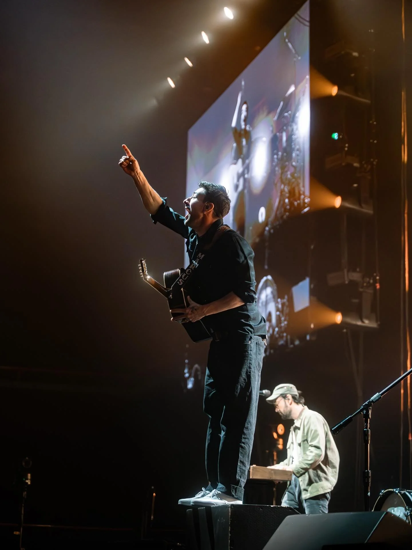 📷 @ash_jms shoots @mumfordandsons at @brisentcent 

Full gallery up on the site.
