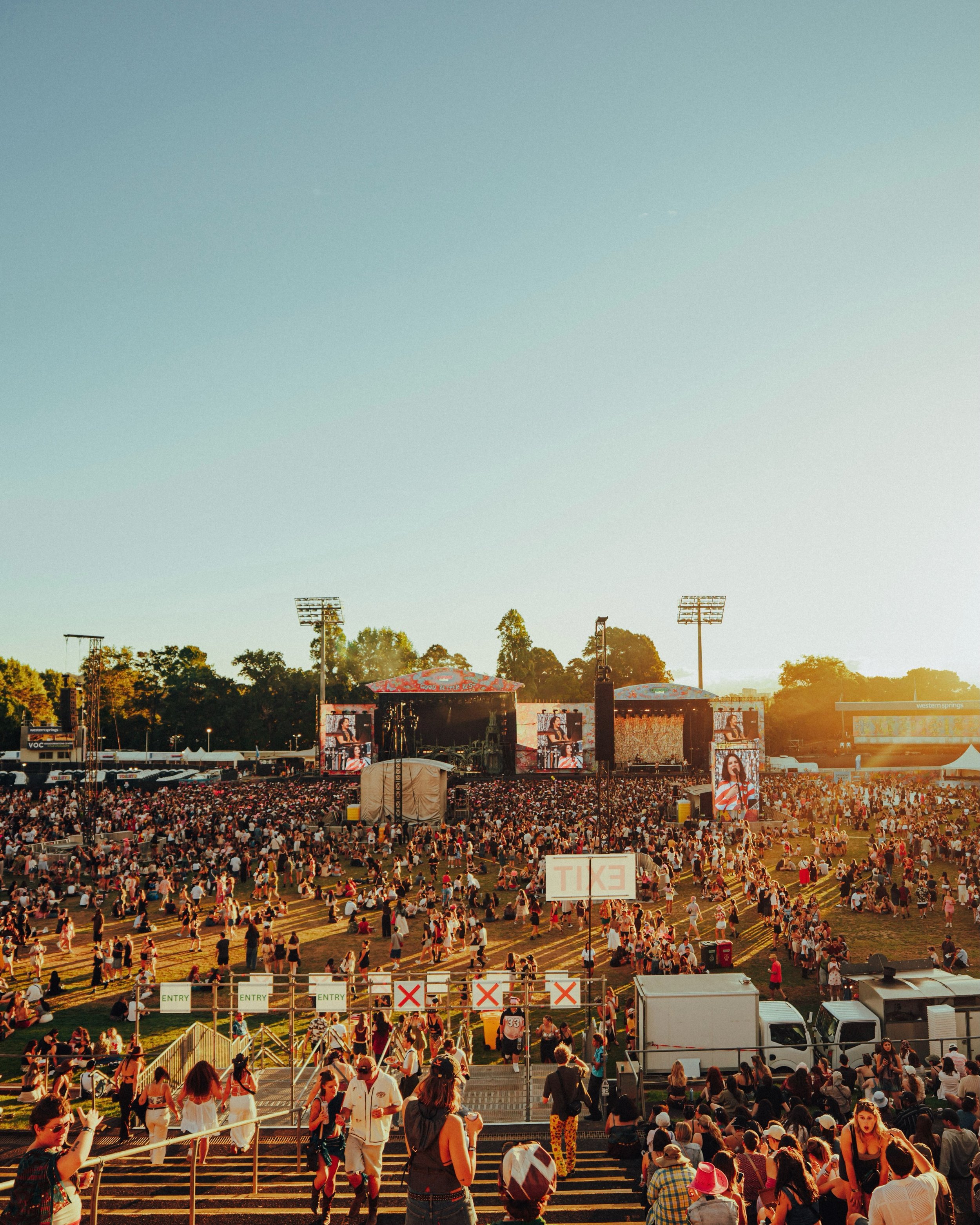 @lanewayfest 2027 lineup! 

Comment &ldquo;Tickets&rdquo; and we&rsquo;ll send you all the details or click the link in our bio.  #australianmusicscene 🇦🇺🎟️