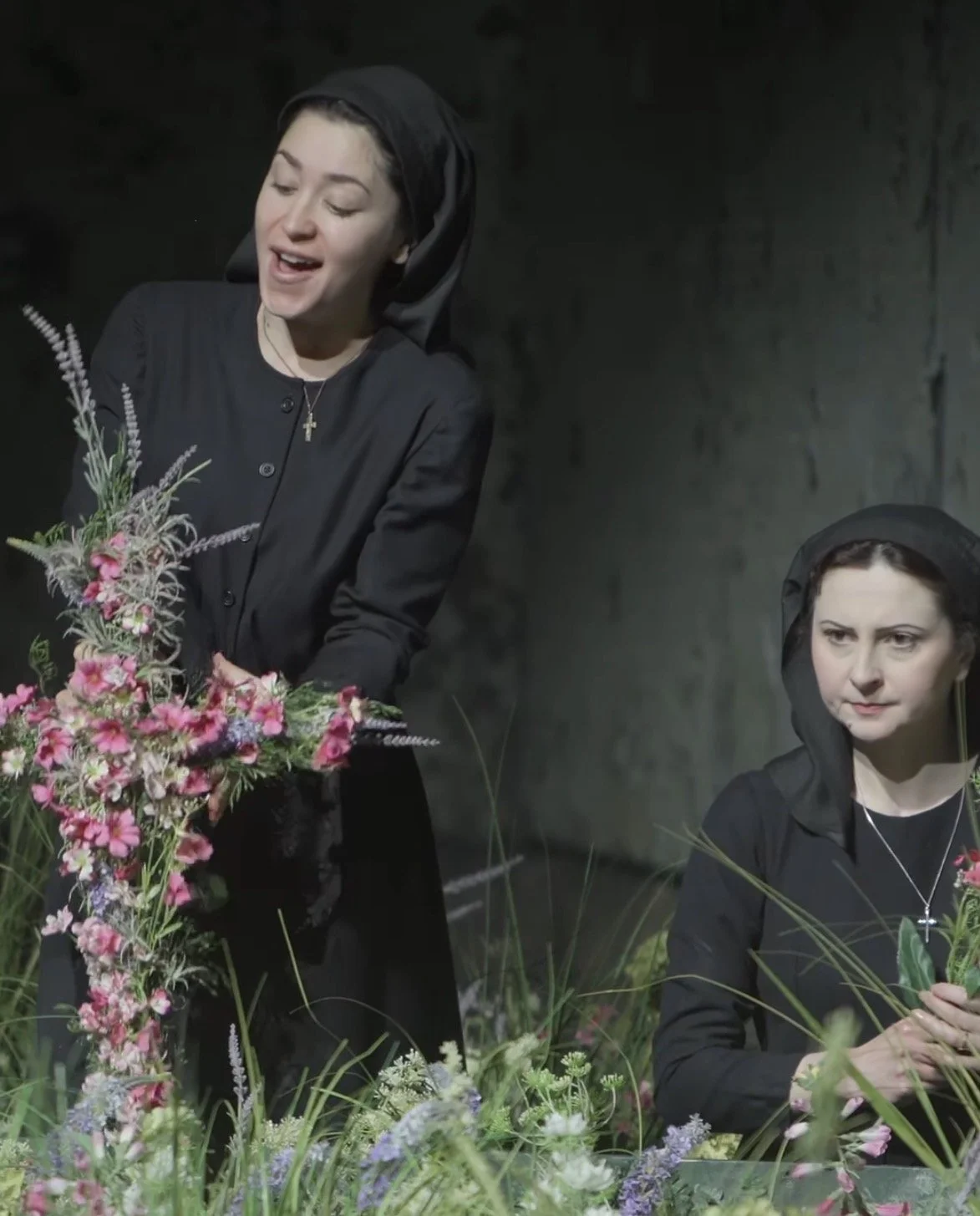 Juliana Zara  performing in Dialogues des Carmélites at the Royal Danish Opera
